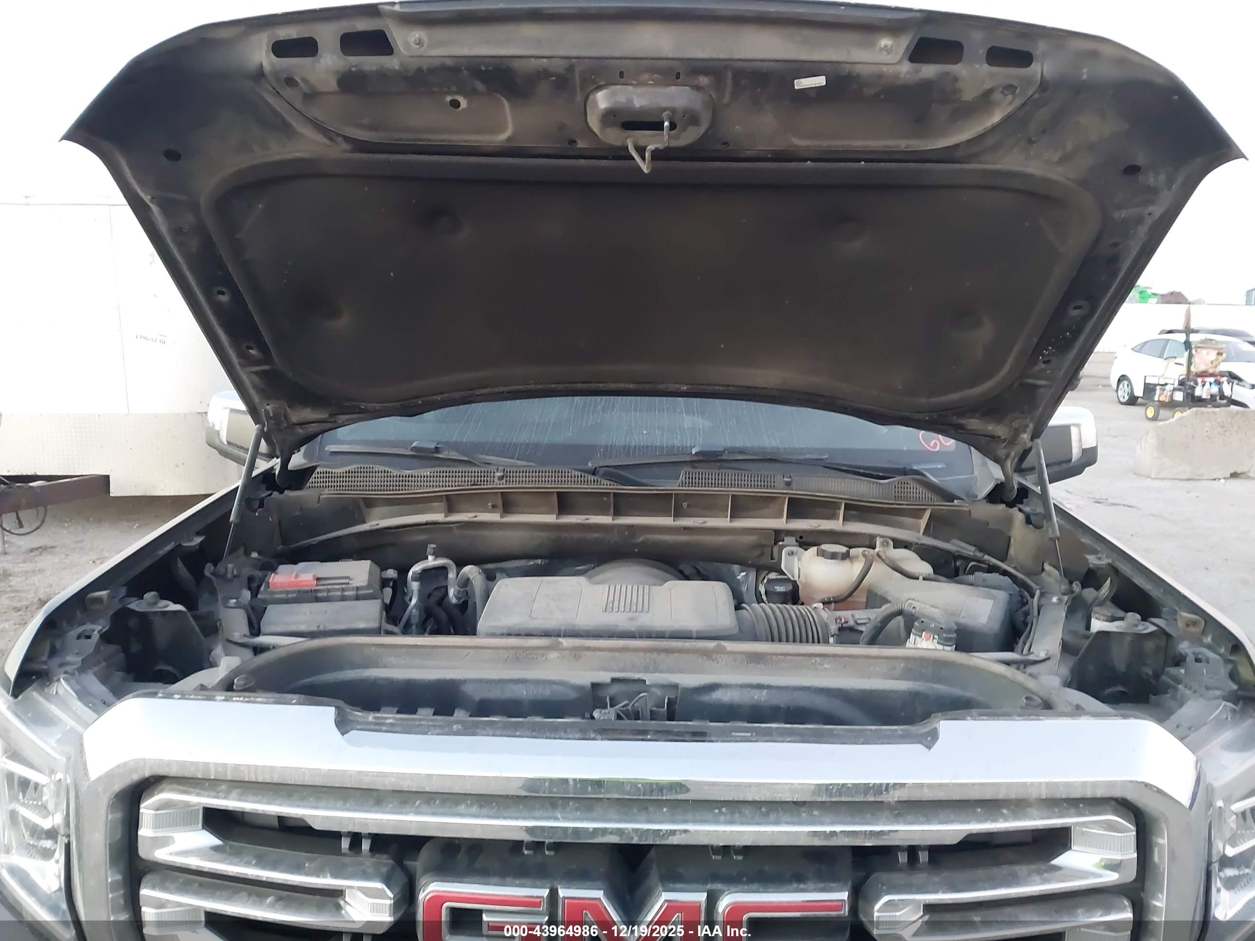 GMC SIERRA image 10