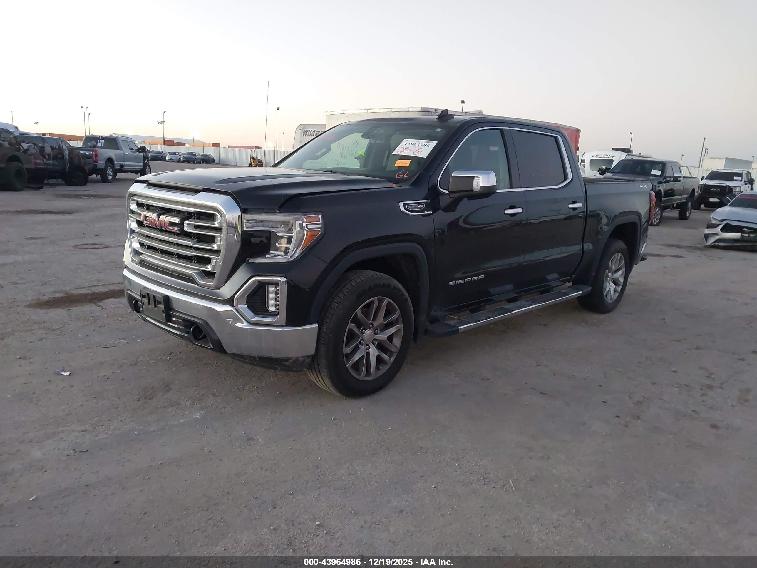 GMC SIERRA image 2