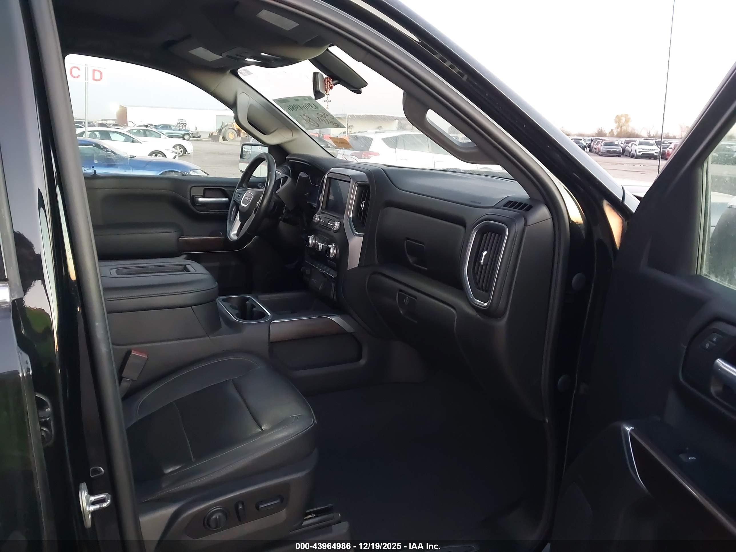 GMC SIERRA image 5