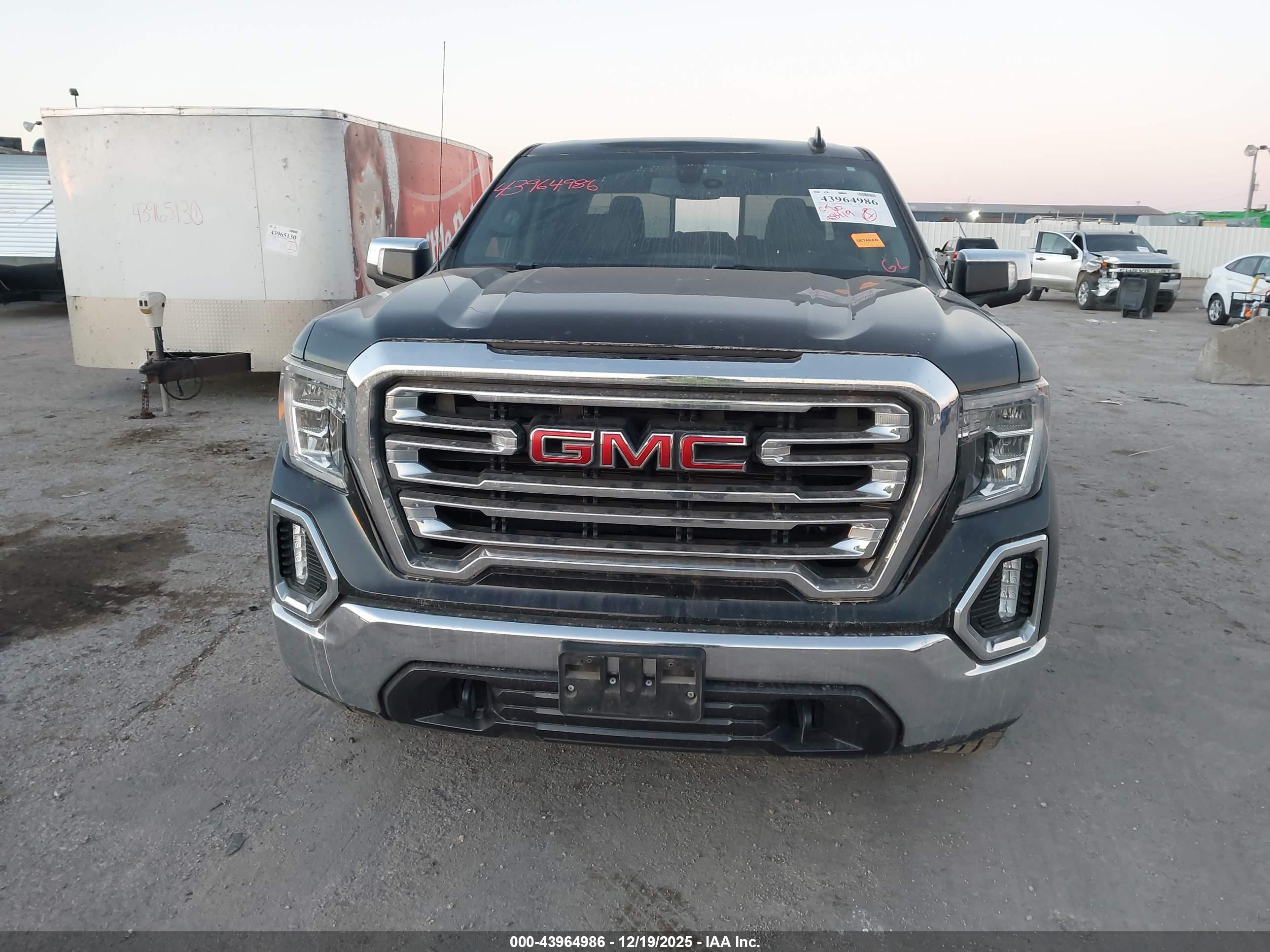 GMC SIERRA image 6
