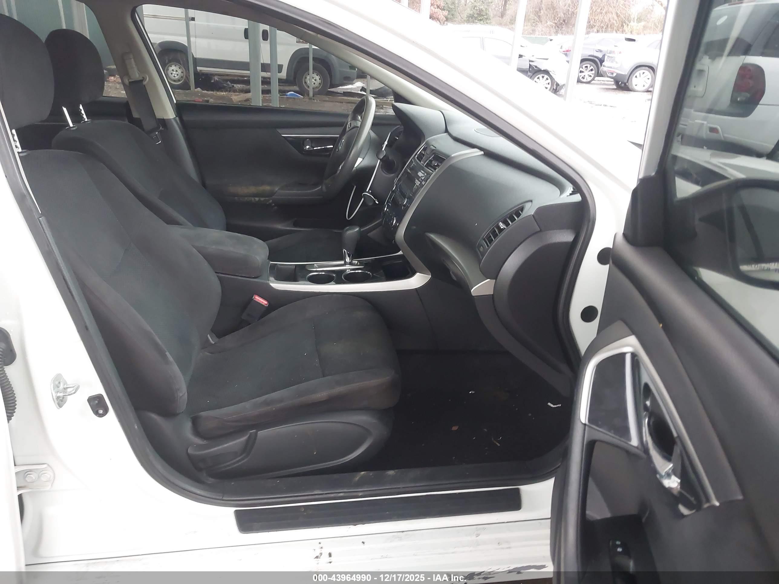 NISSAN ALTIMA image 5