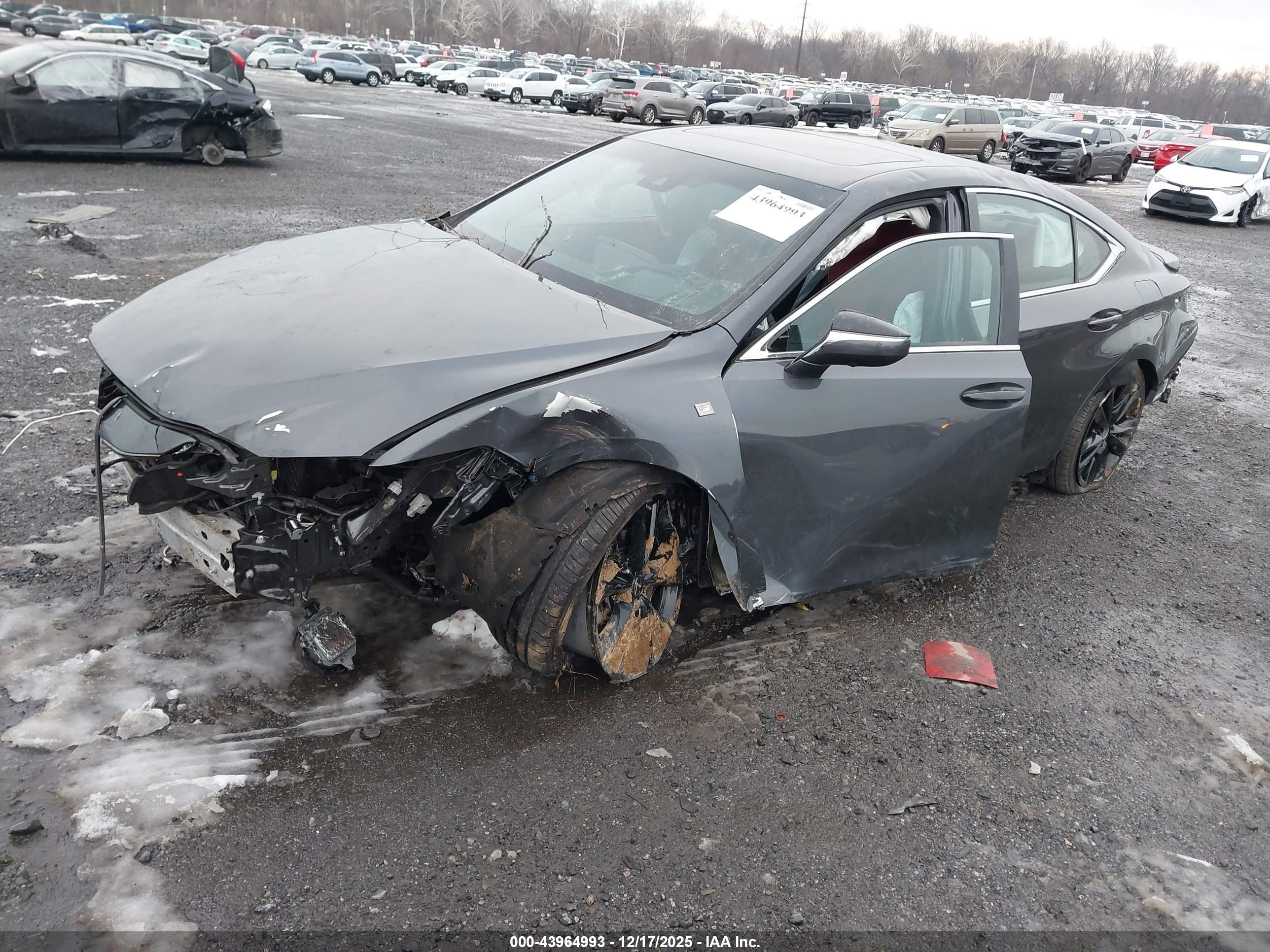 LEXUS ES image 2