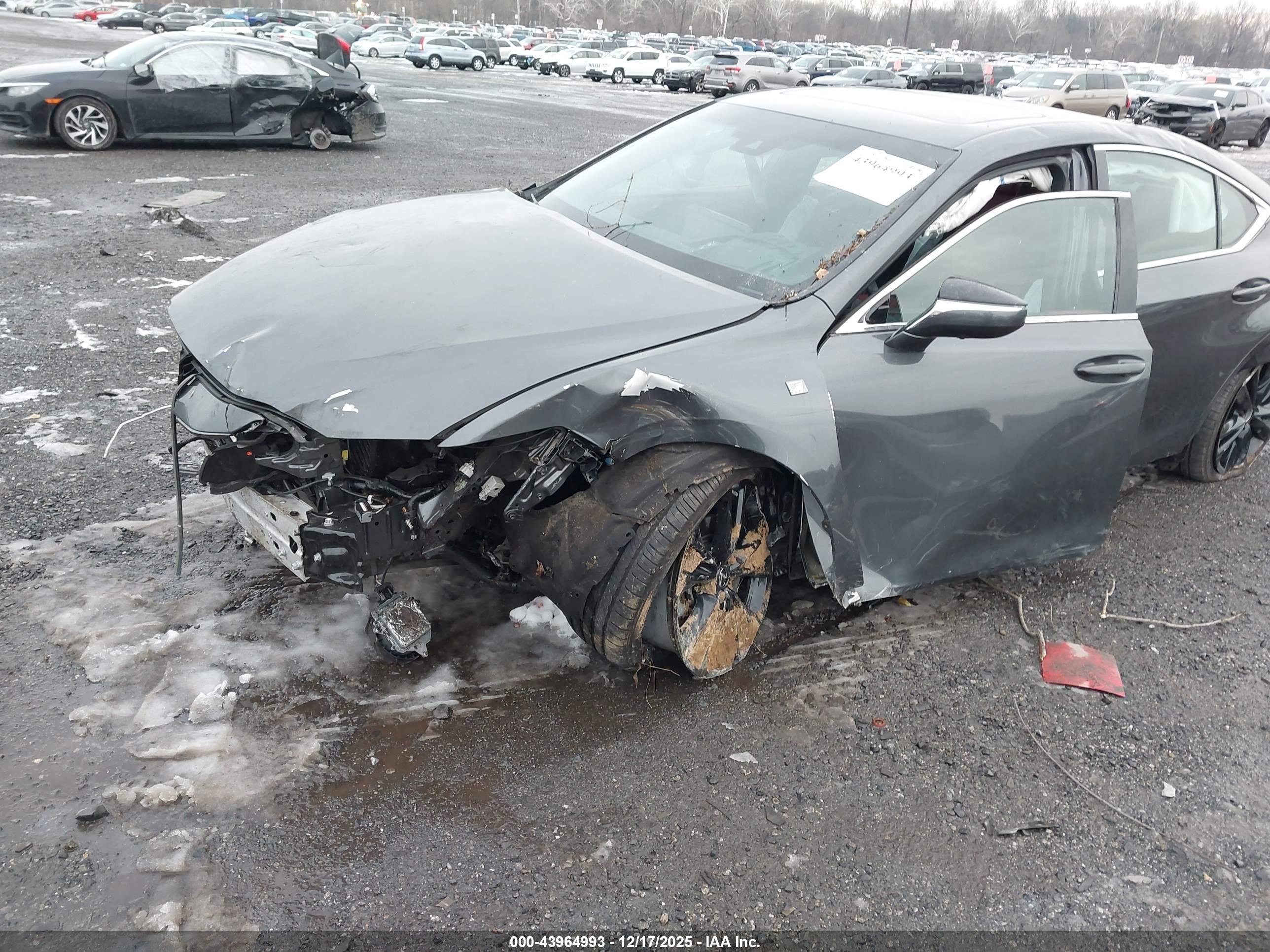 LEXUS ES image 6
