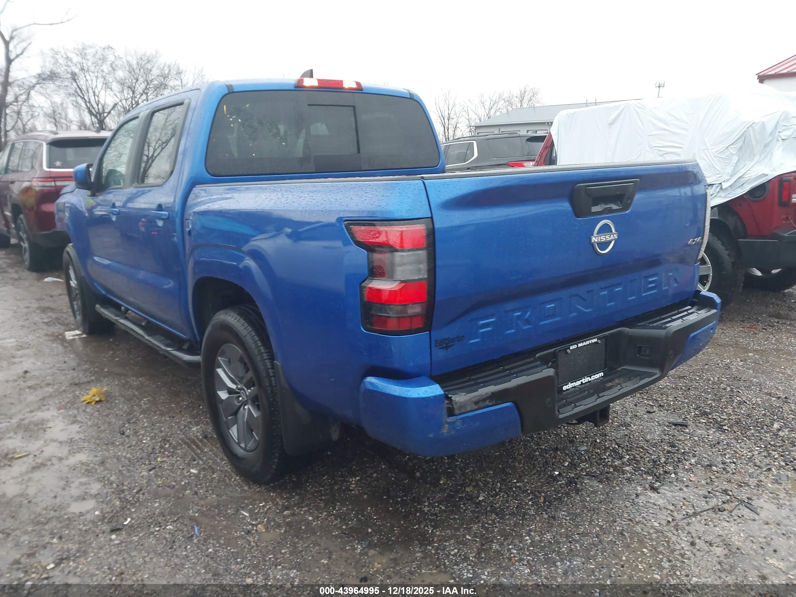 NISSAN FRONTIER image 3