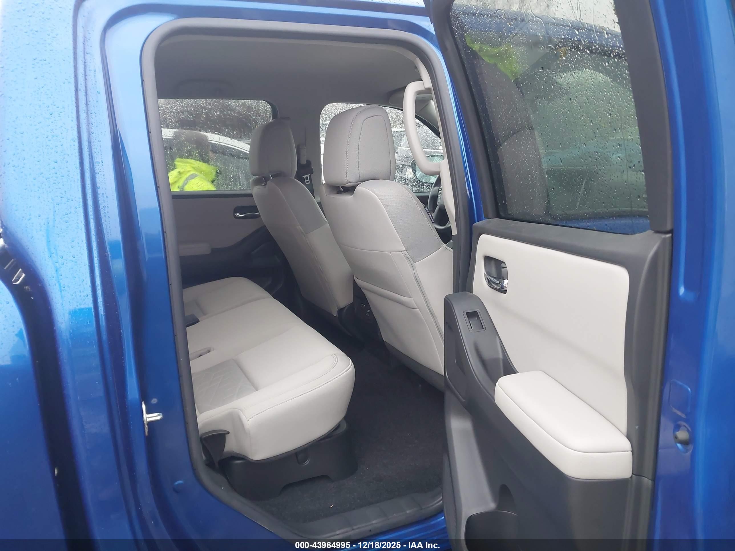 NISSAN FRONTIER image 8