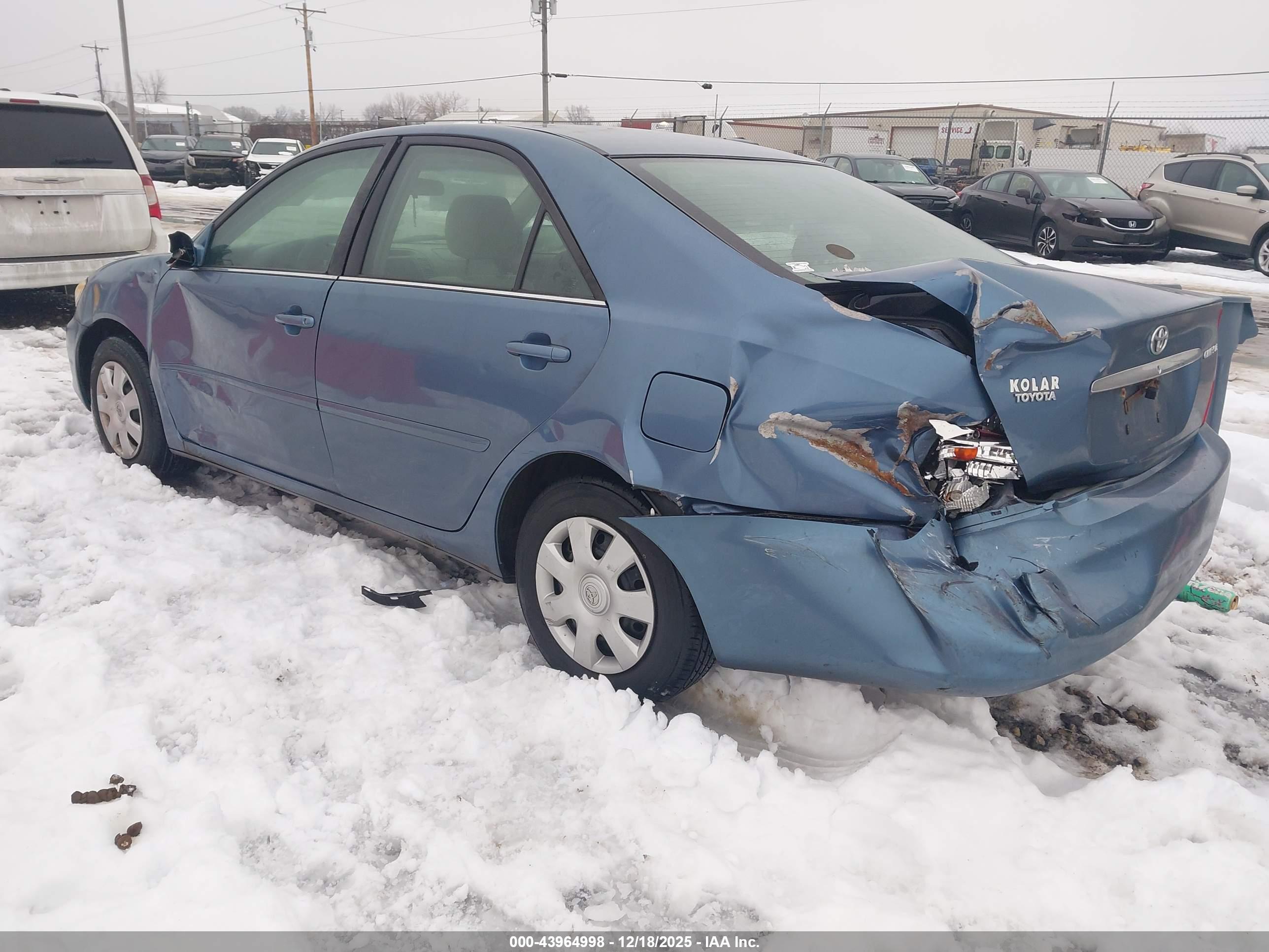 TOYOTA CAMRY image 3
