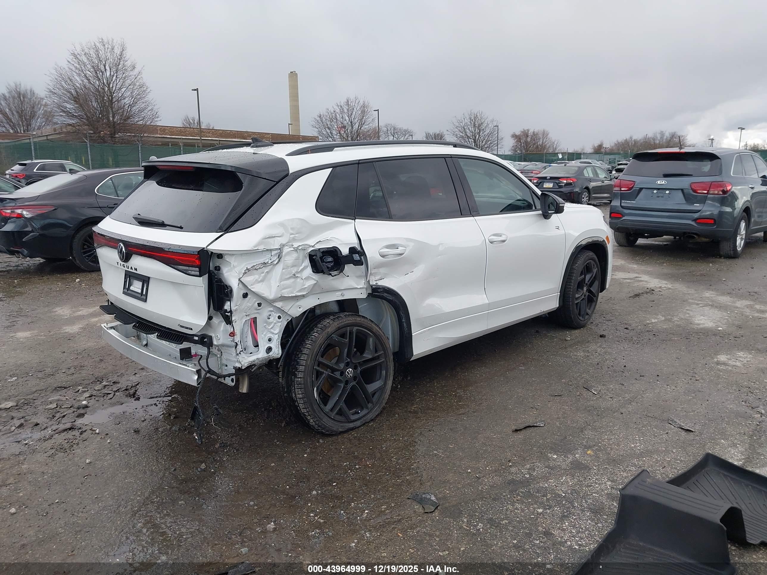 VOLKSWAGEN TIGUAN image 4