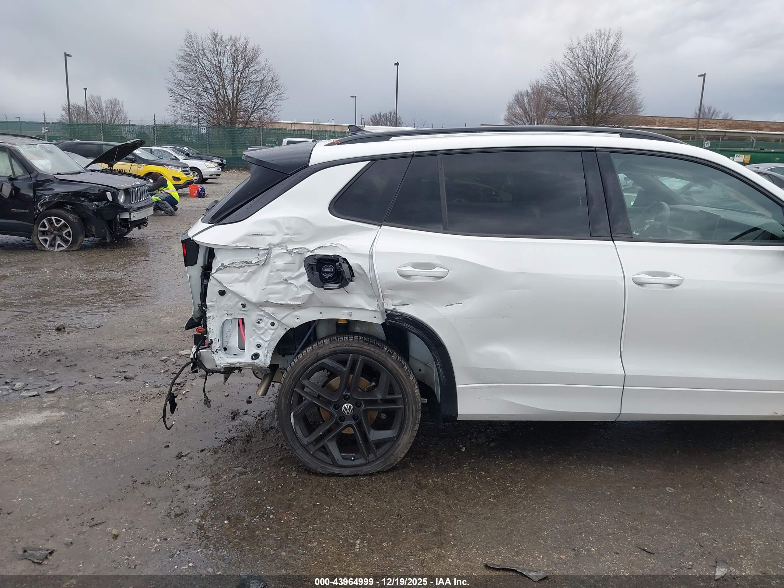 VOLKSWAGEN TIGUAN image 6