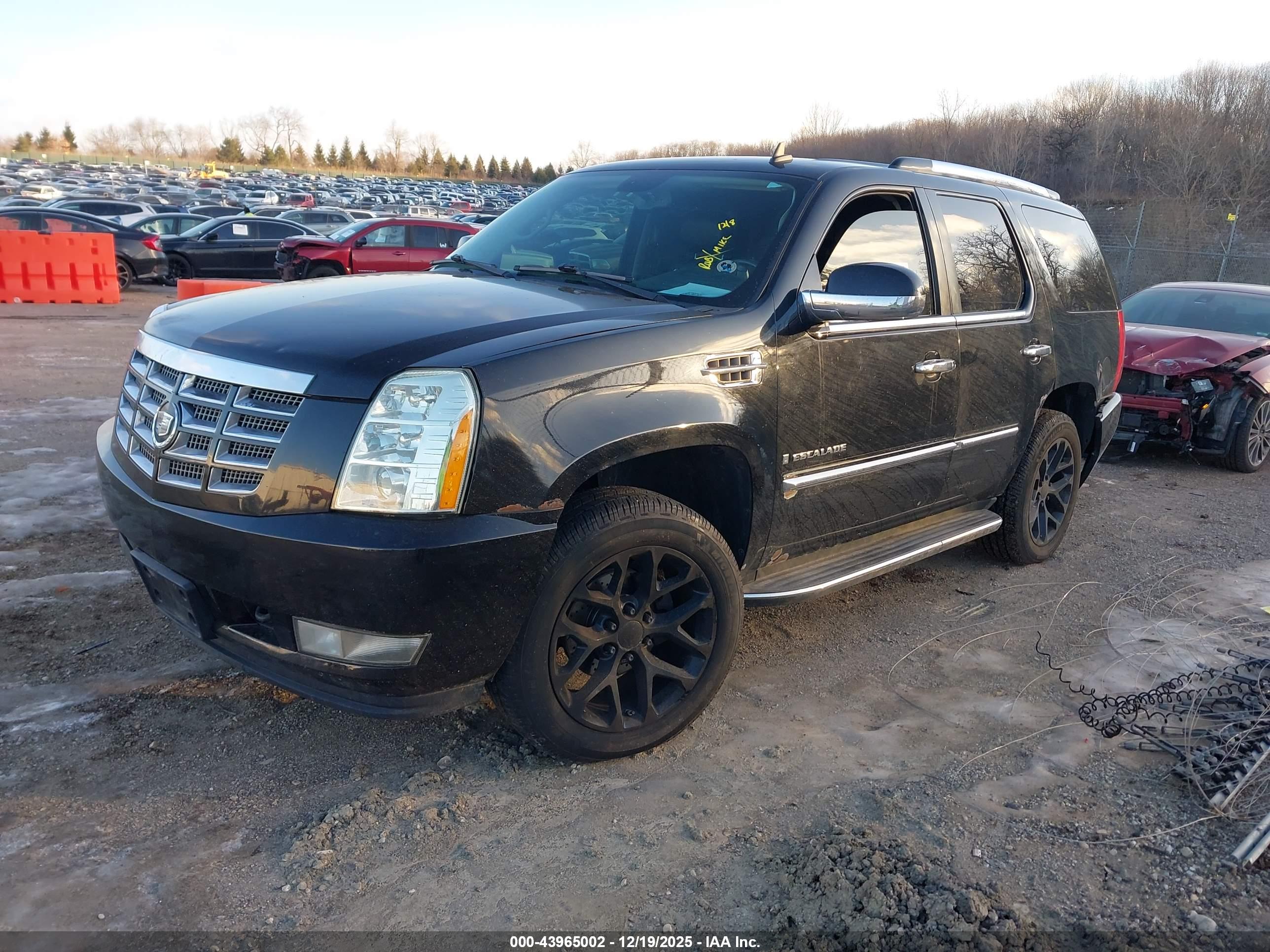 CADILLAC ESCALADE image 2