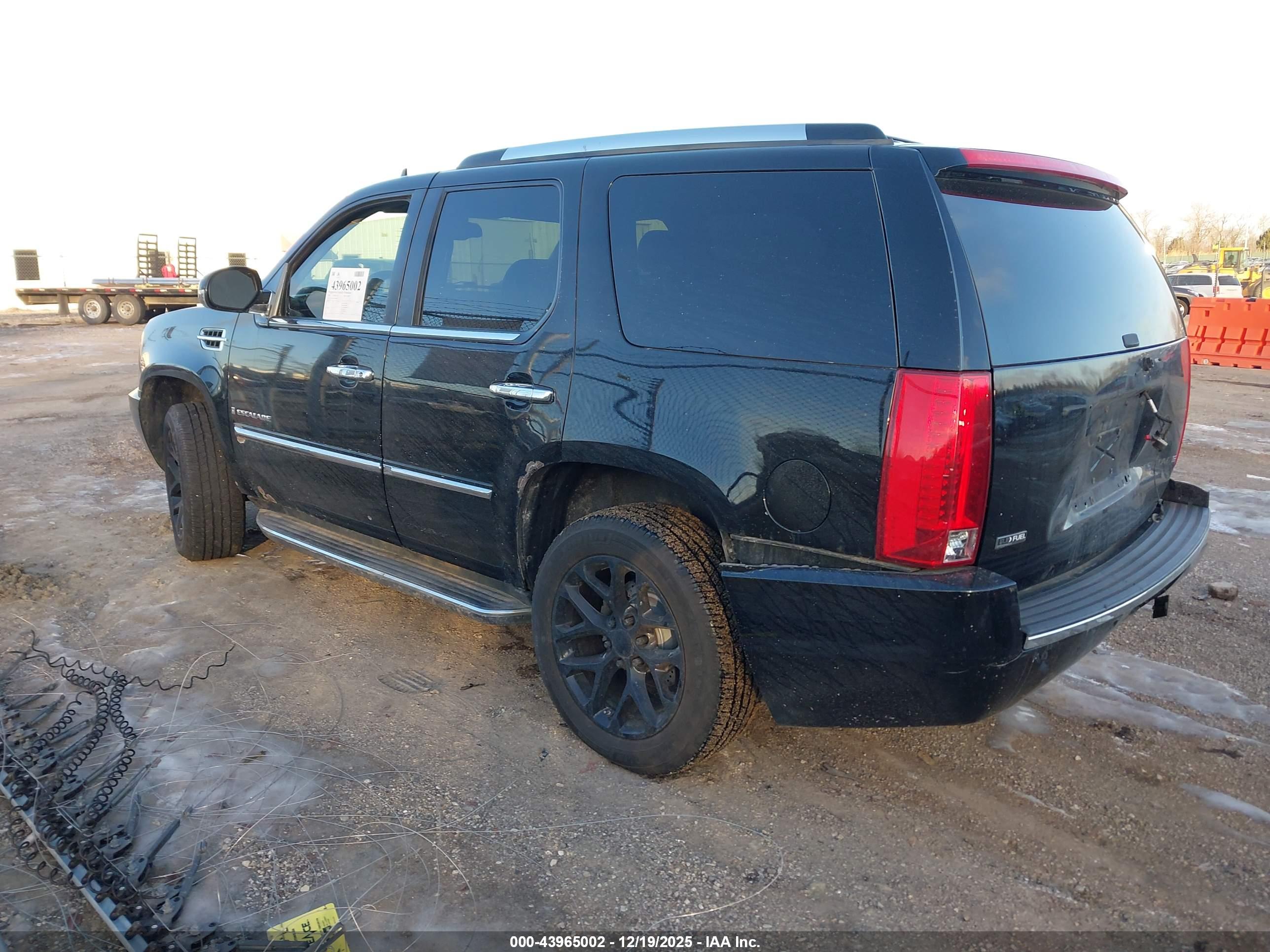 CADILLAC ESCALADE image 3