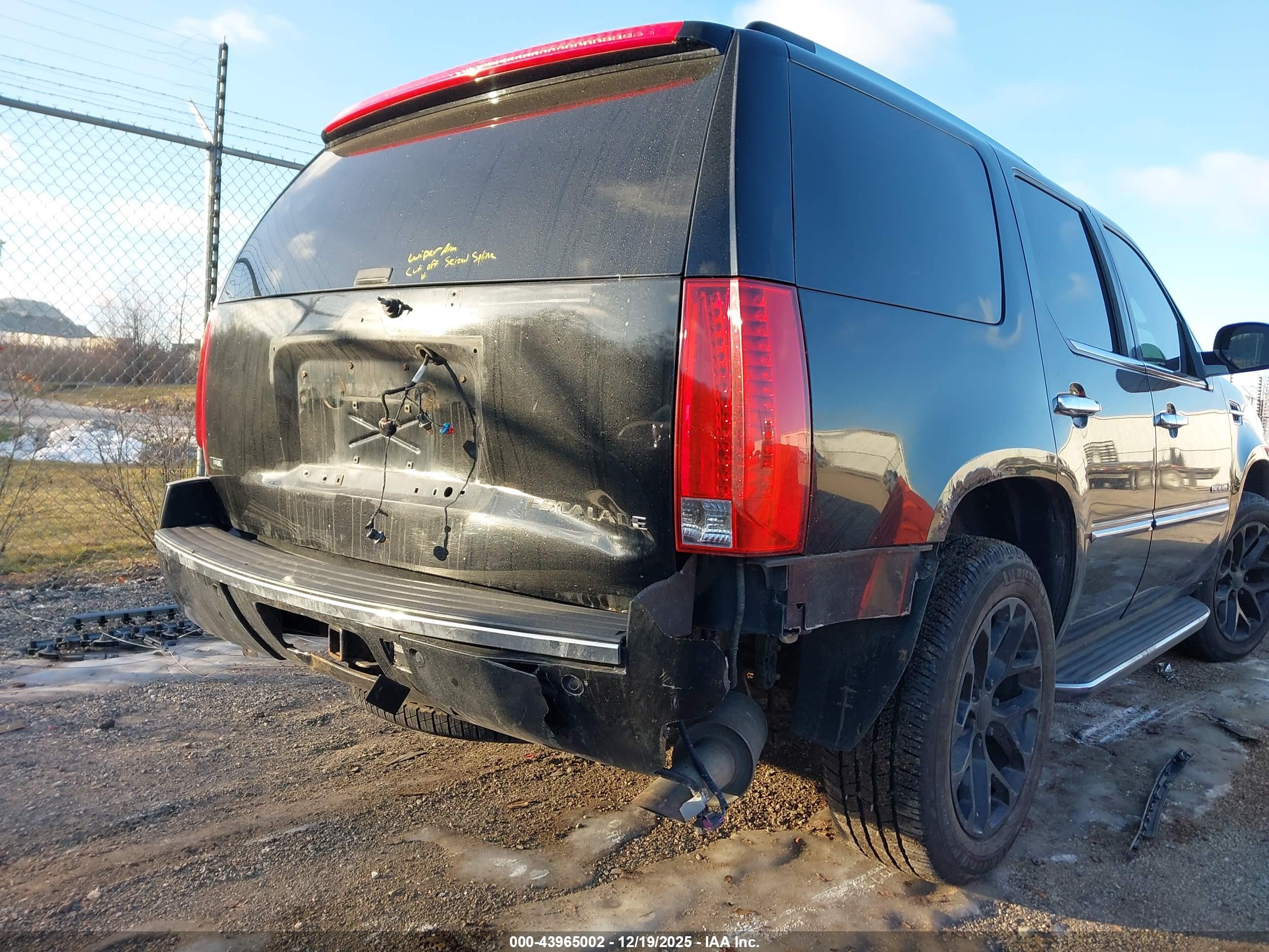 CADILLAC ESCALADE image 6