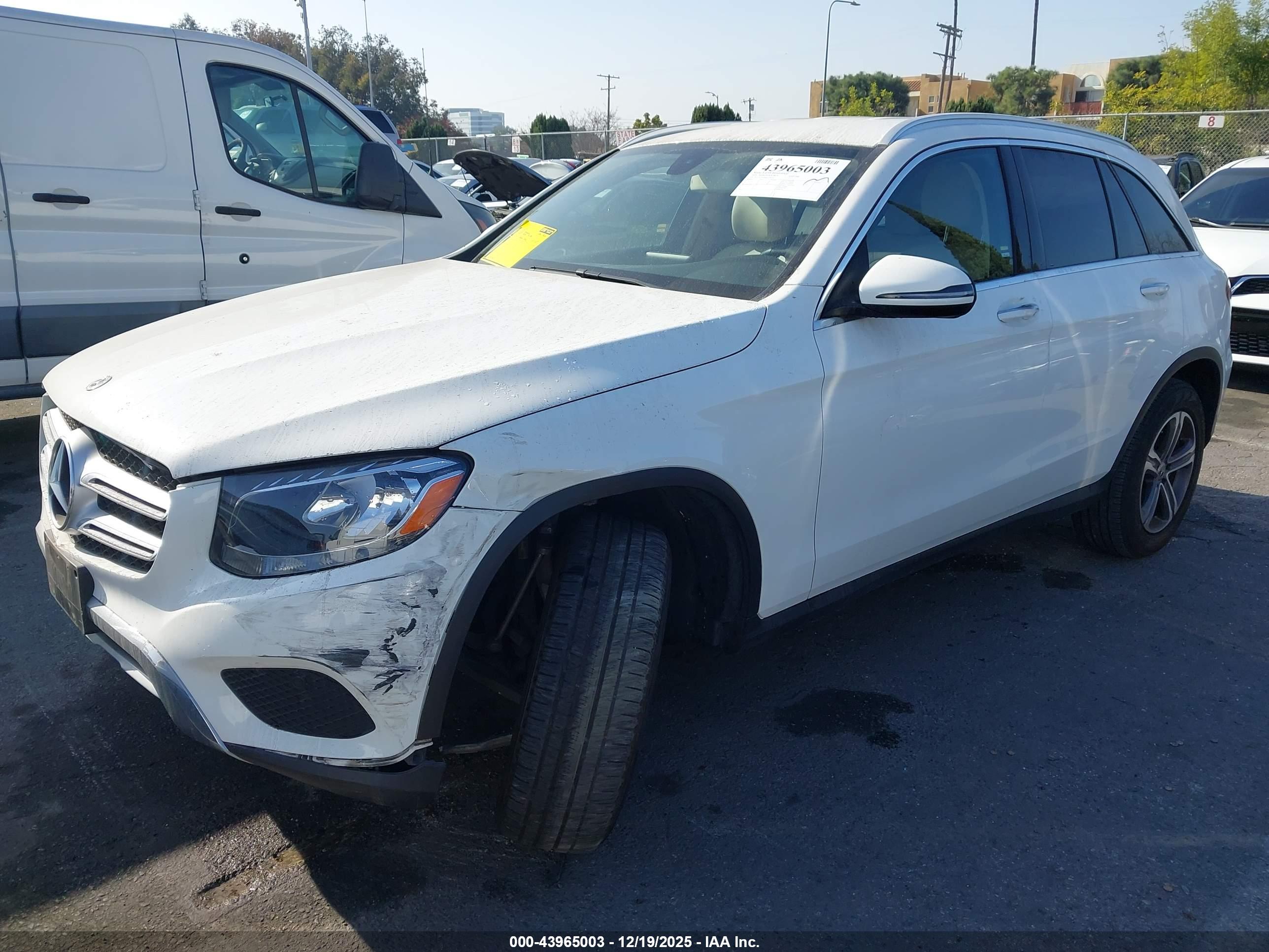 MERCEDES-BENZ GLC image 2