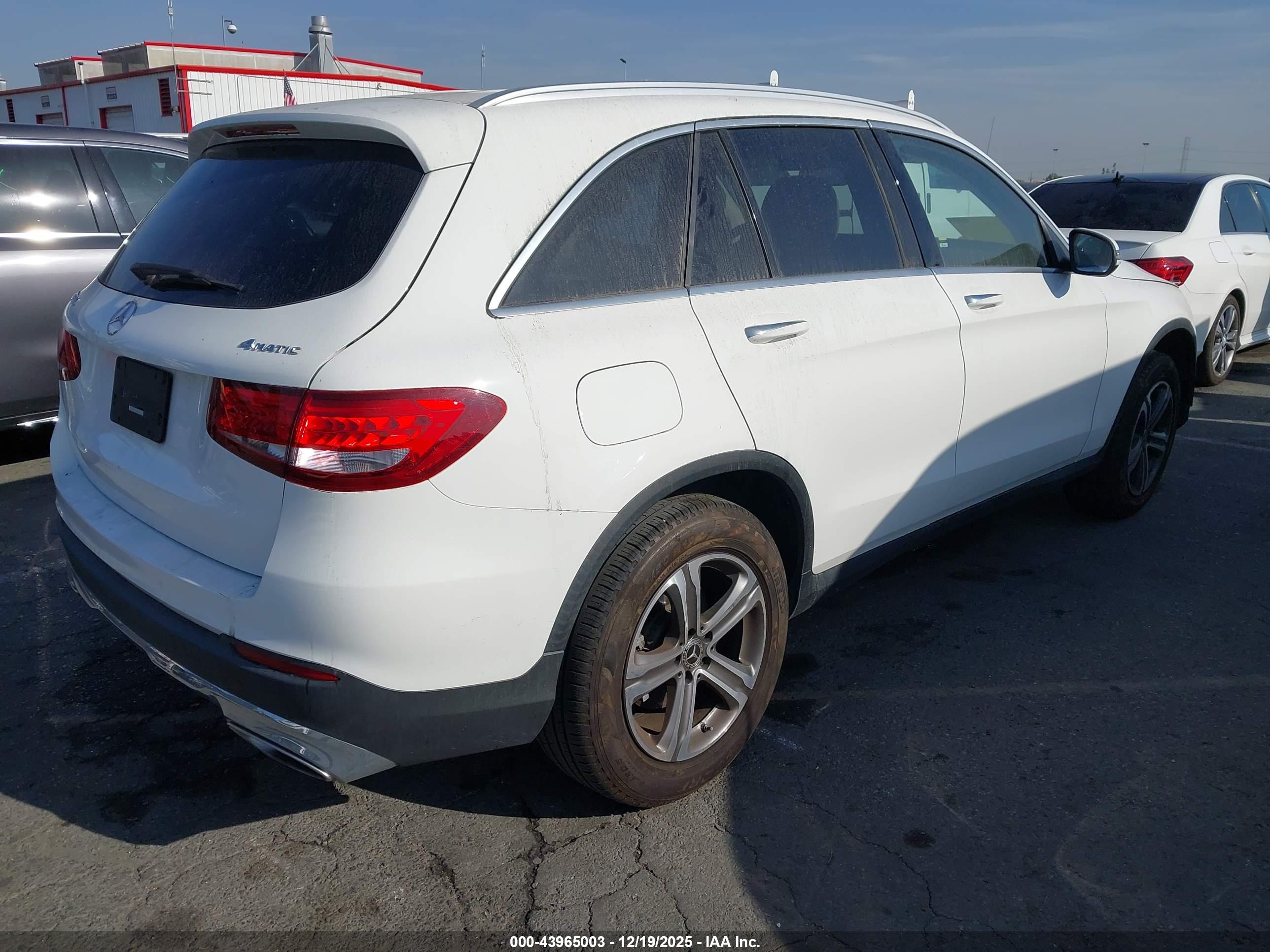 MERCEDES-BENZ GLC image 4