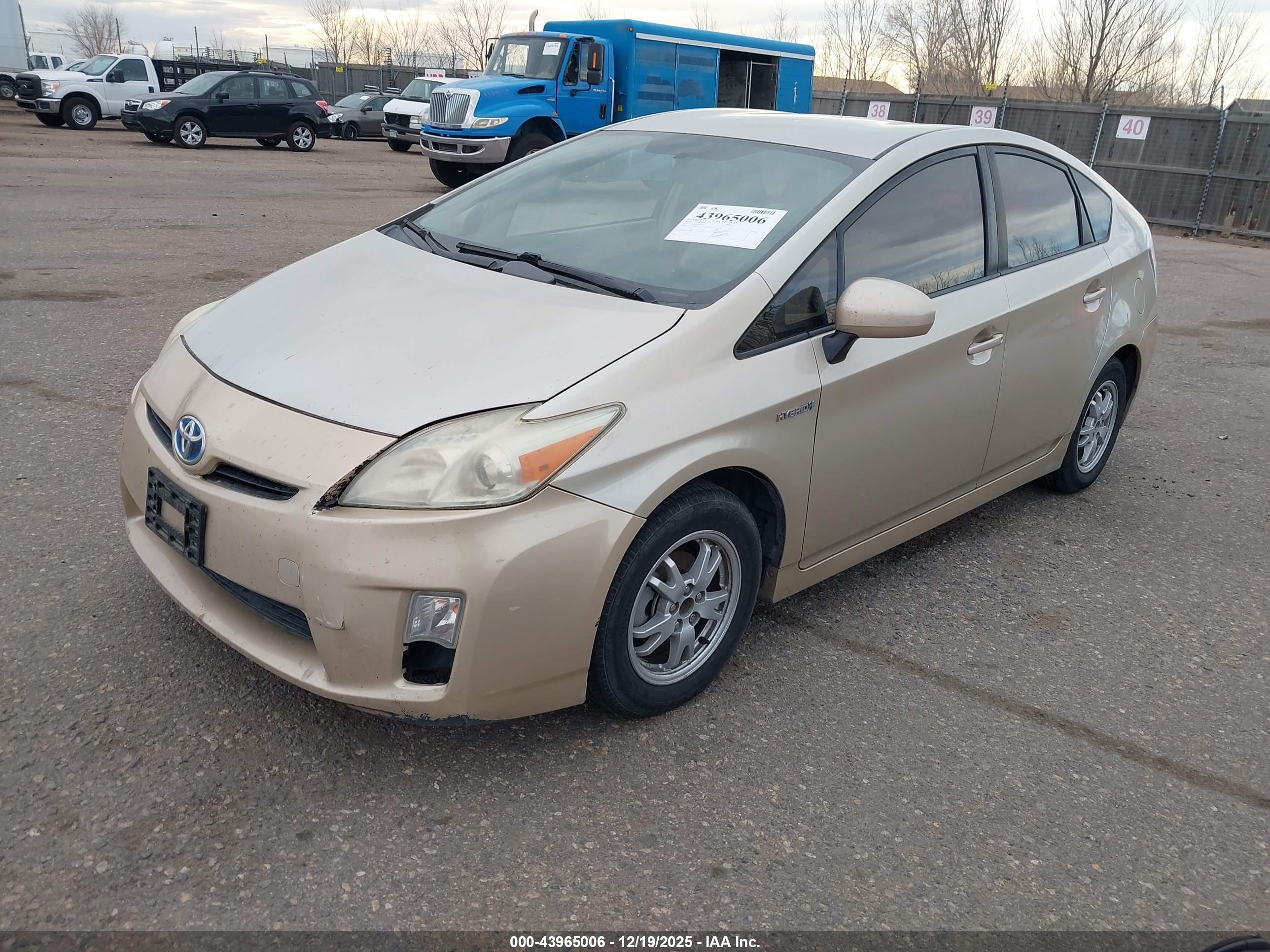 TOYOTA PRIUS image 2