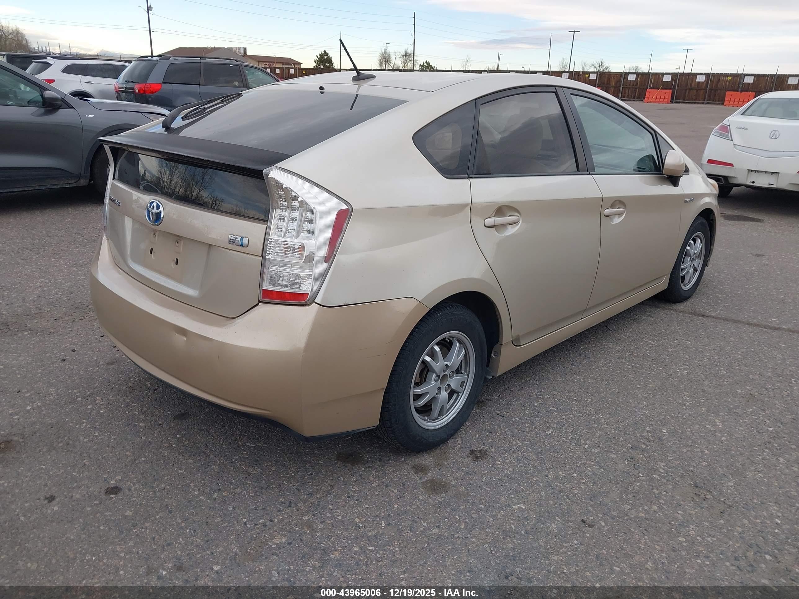 TOYOTA PRIUS image 4