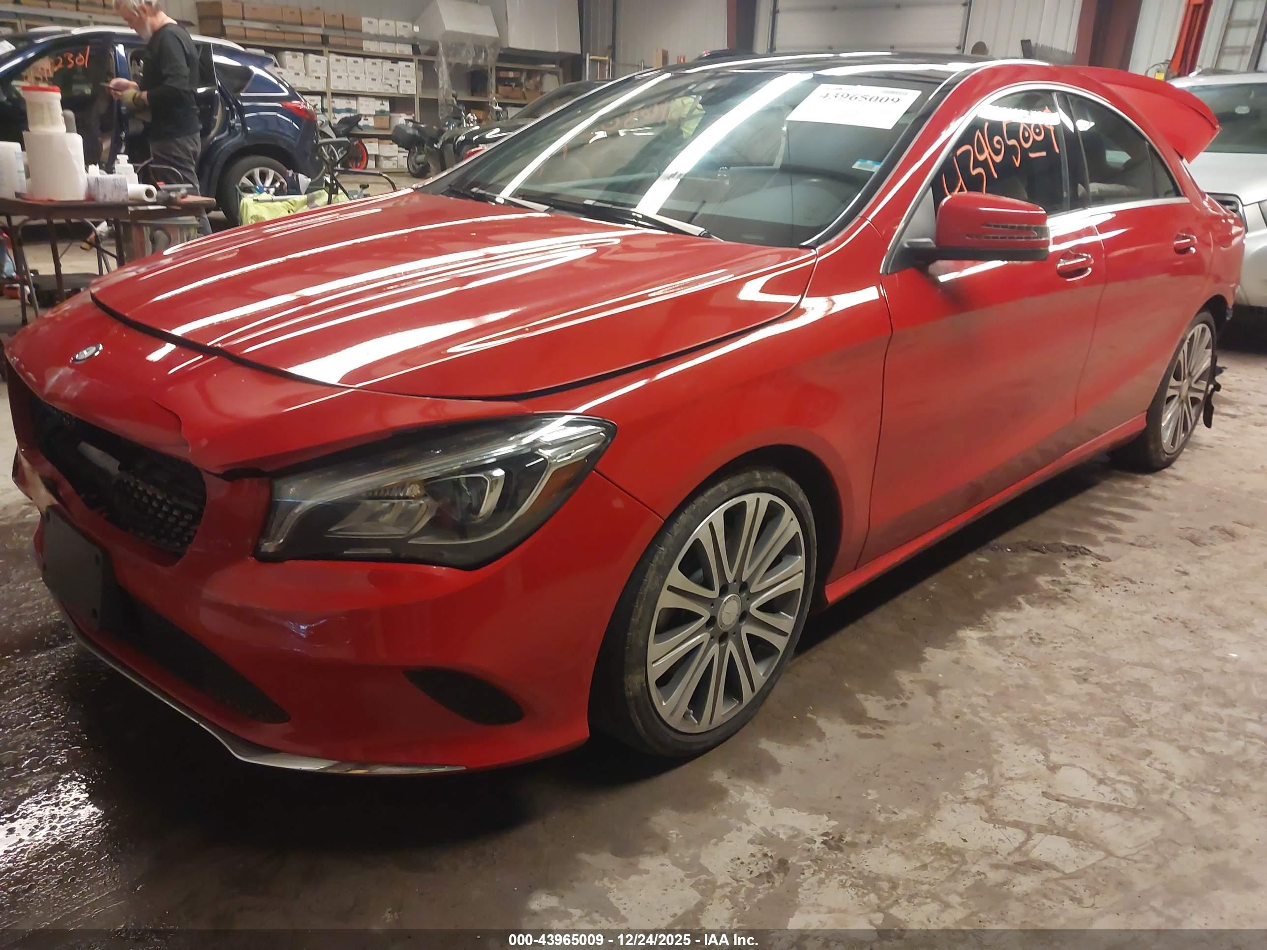 MERCEDES-BENZ CLA image 2
