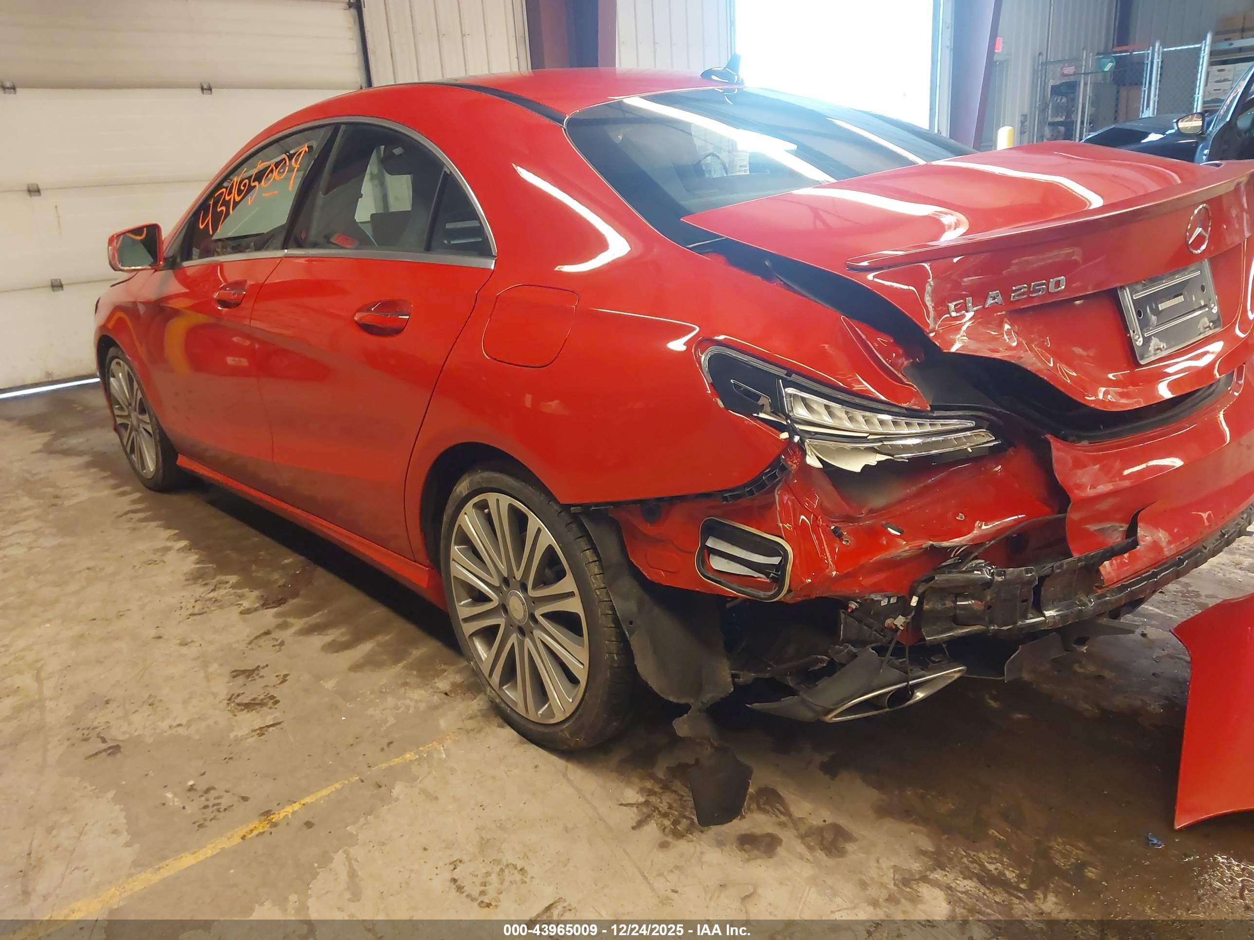 MERCEDES-BENZ CLA image 3
