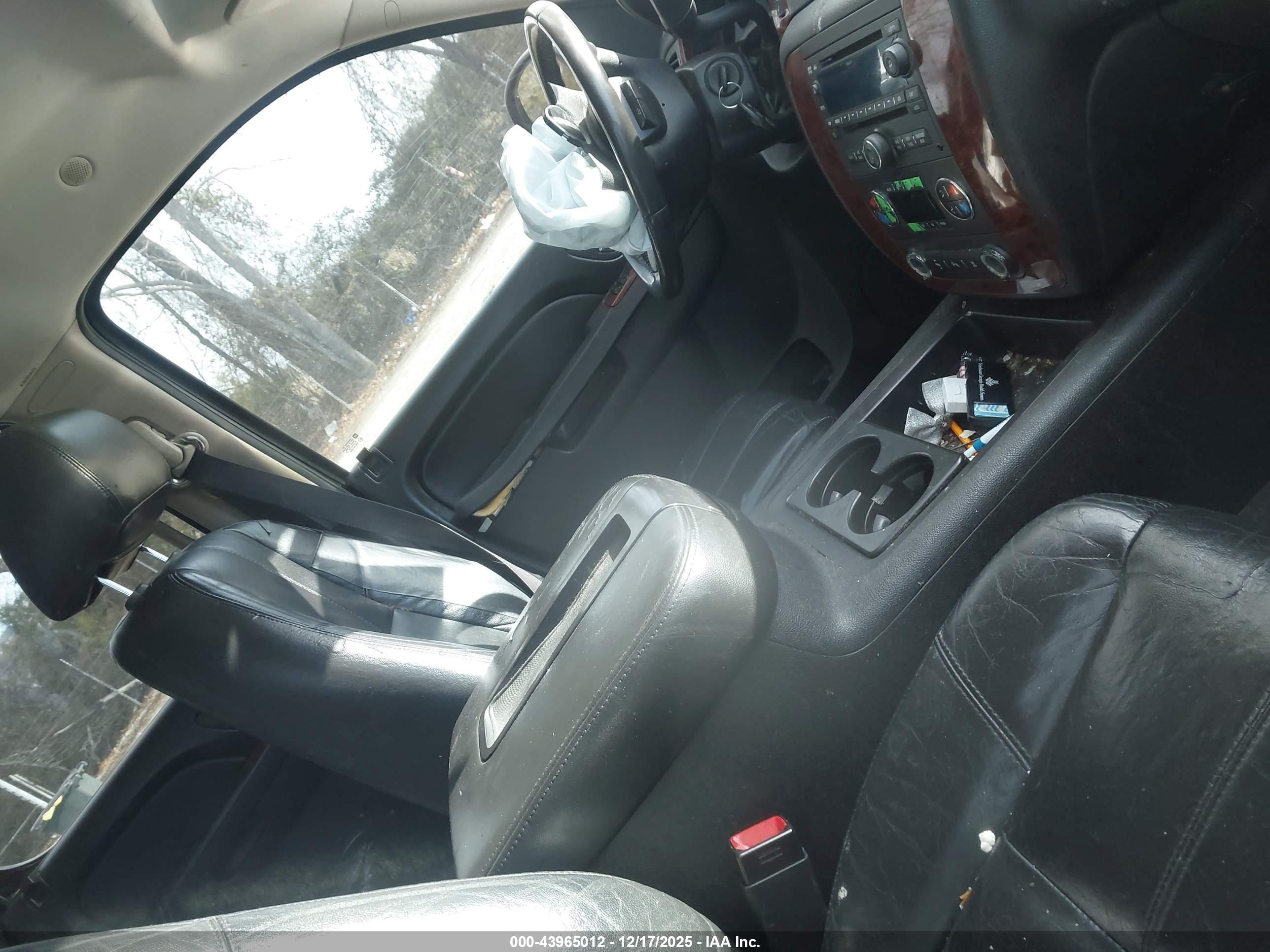 CHEVROLET TAHOE image 5