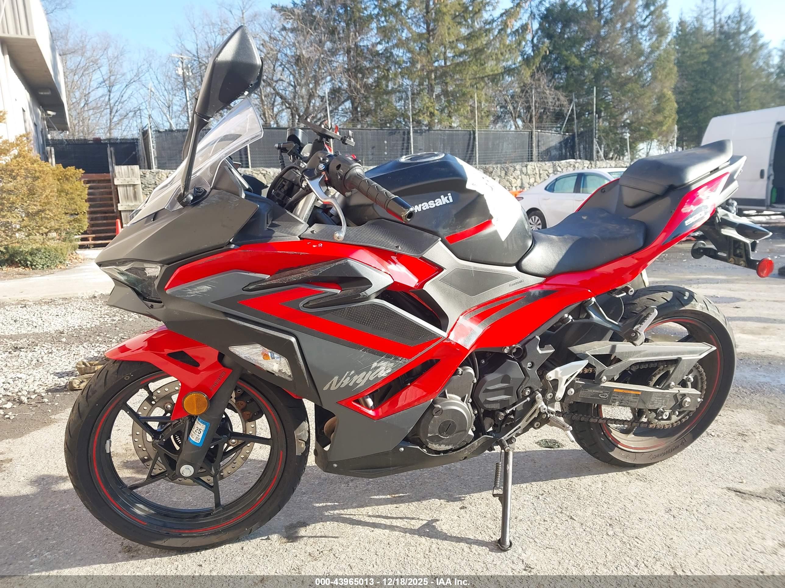 KAWASAKI EX500 image 2
