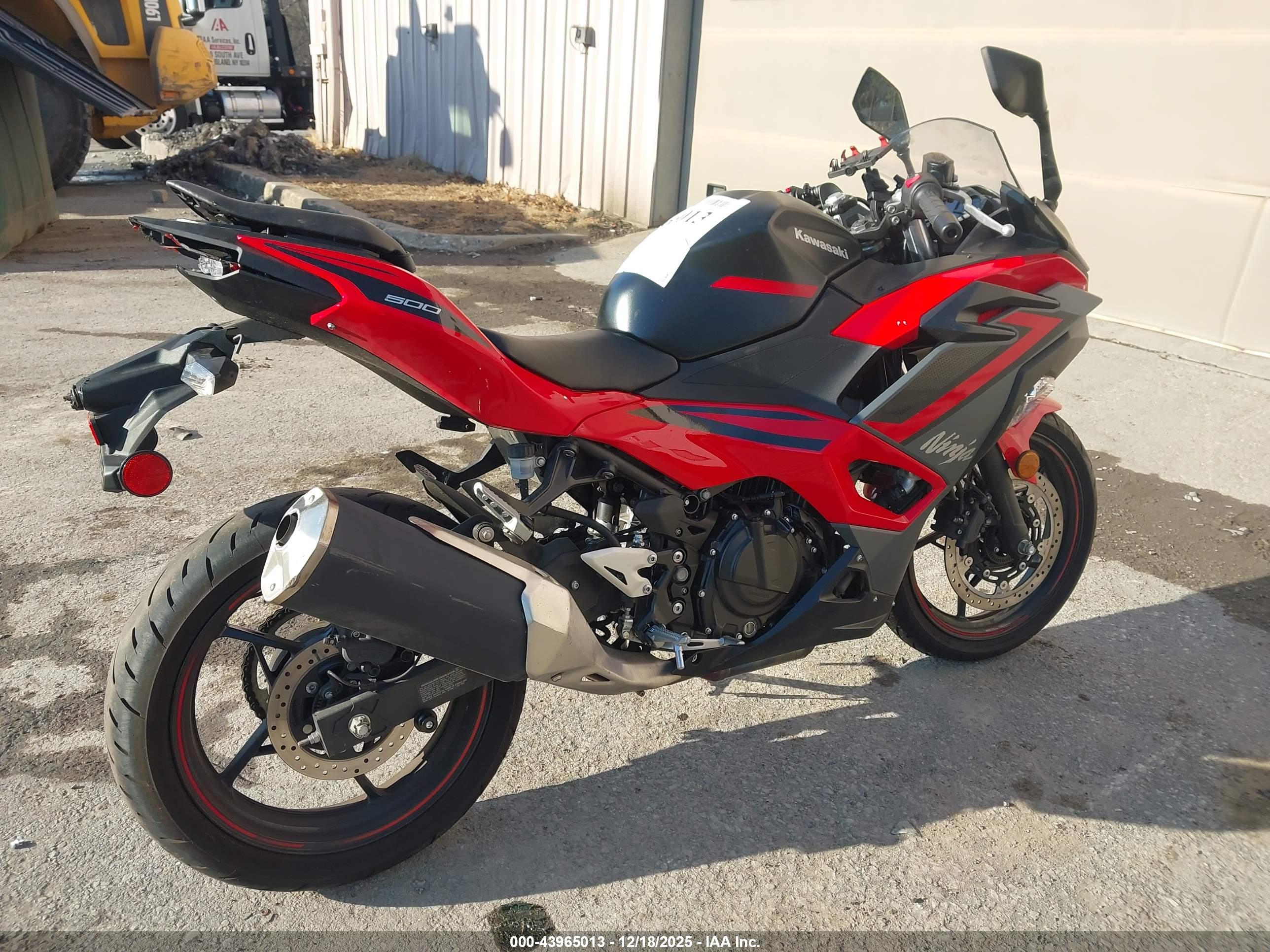 KAWASAKI EX500 image 4