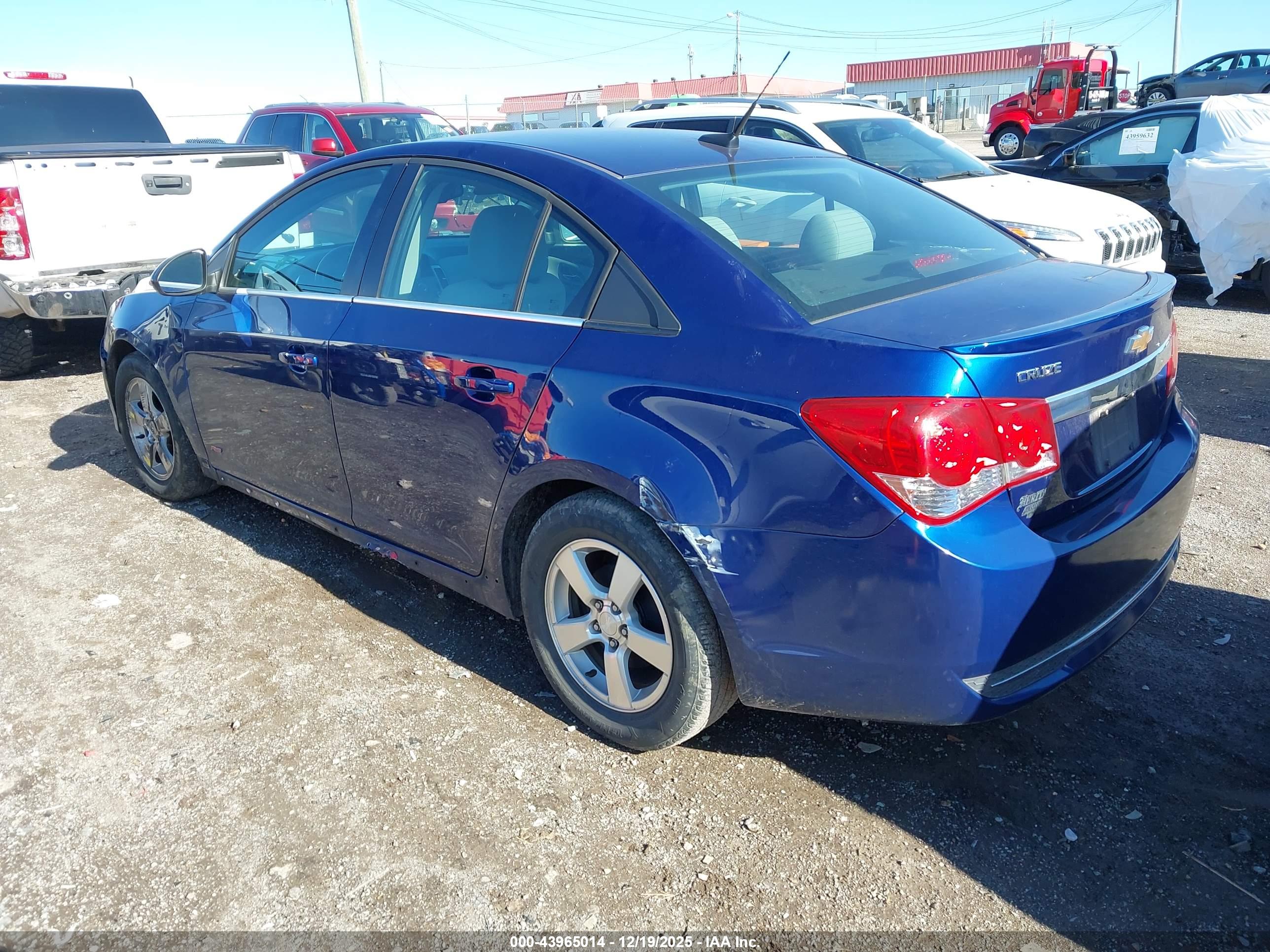 CHEVROLET CRUZE image 3