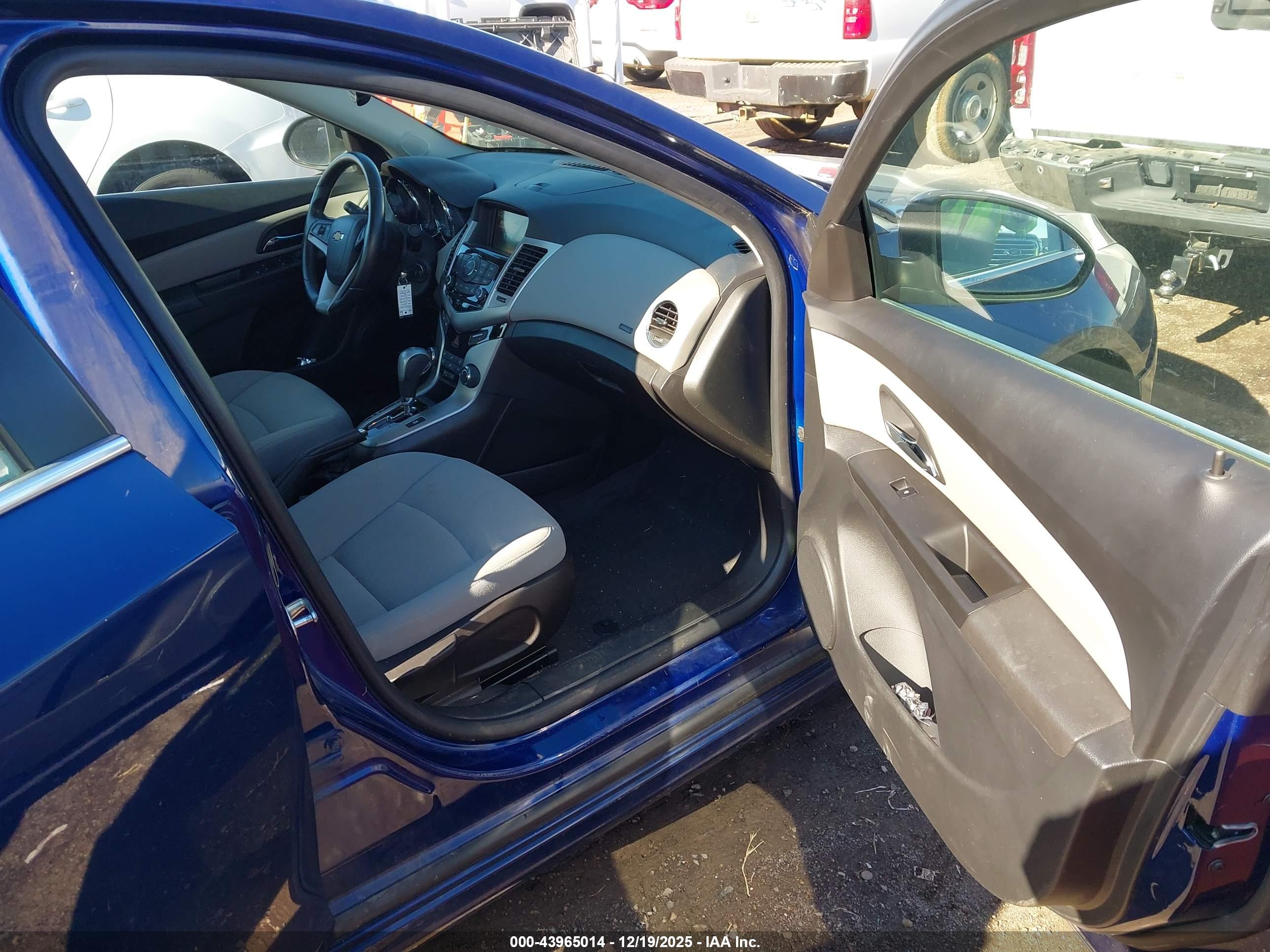 CHEVROLET CRUZE image 5
