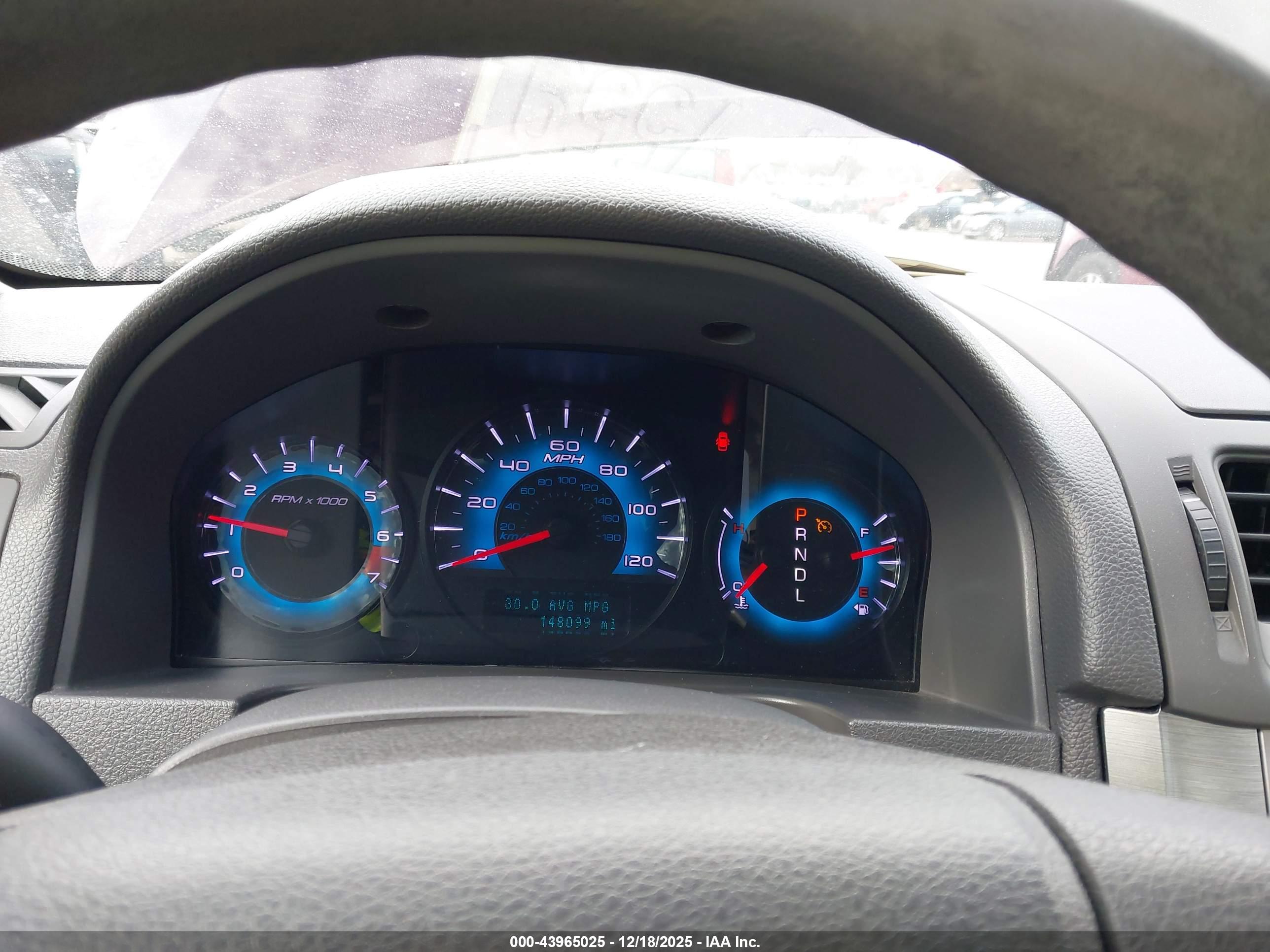 FORD FUSION image 7