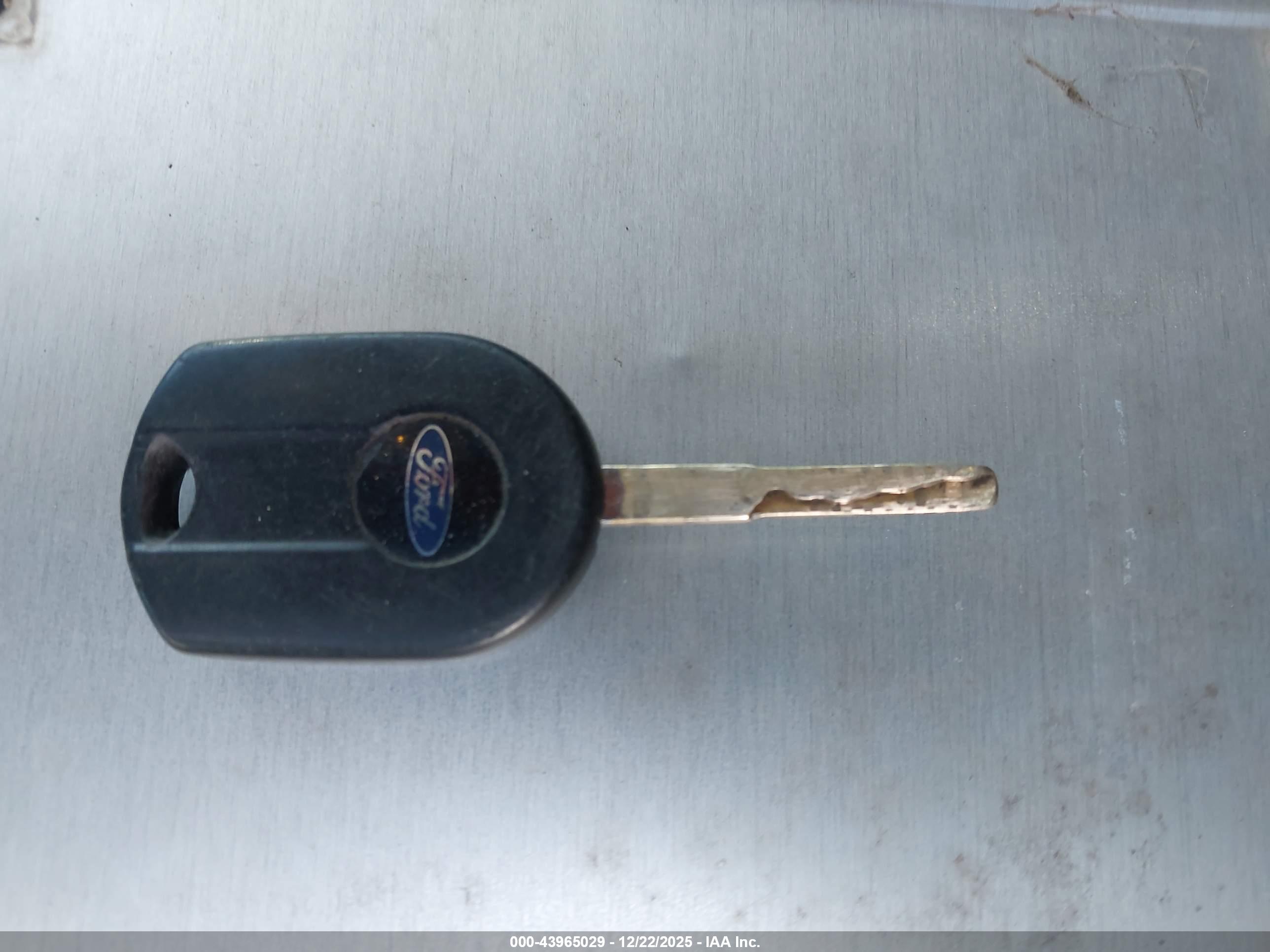 FORD ESCAPE image 11