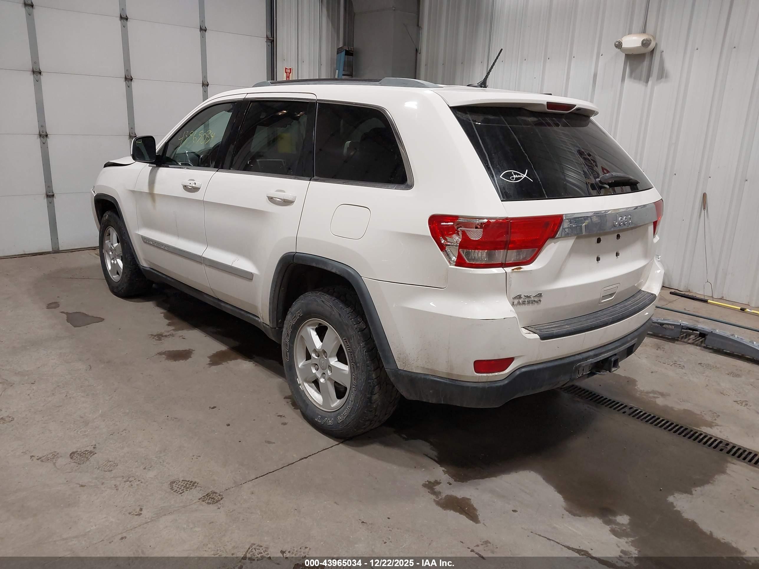 JEEP GRAND image 3