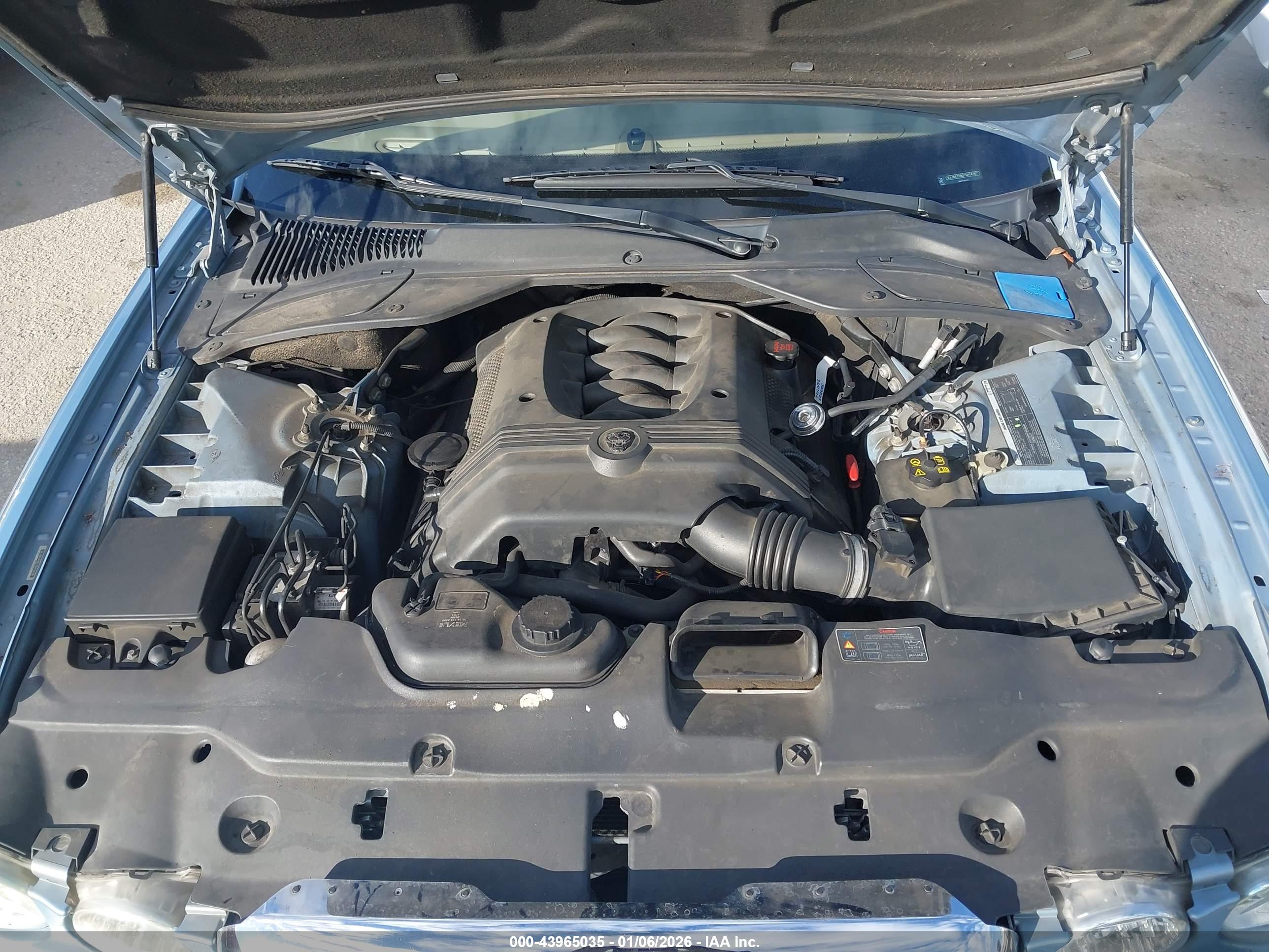 JAGUAR XJ image 10