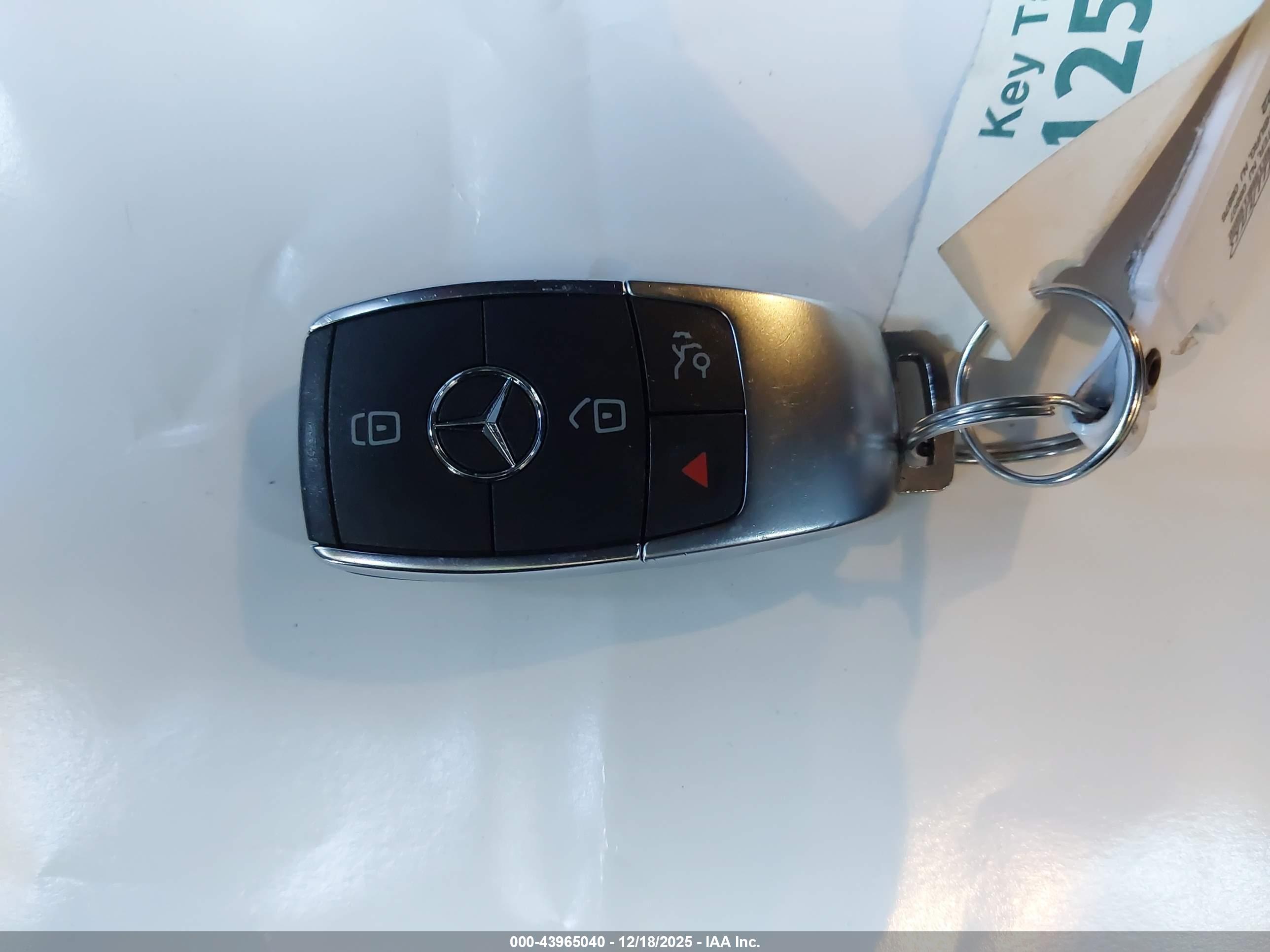 MERCEDES-BENZ CLA image 11