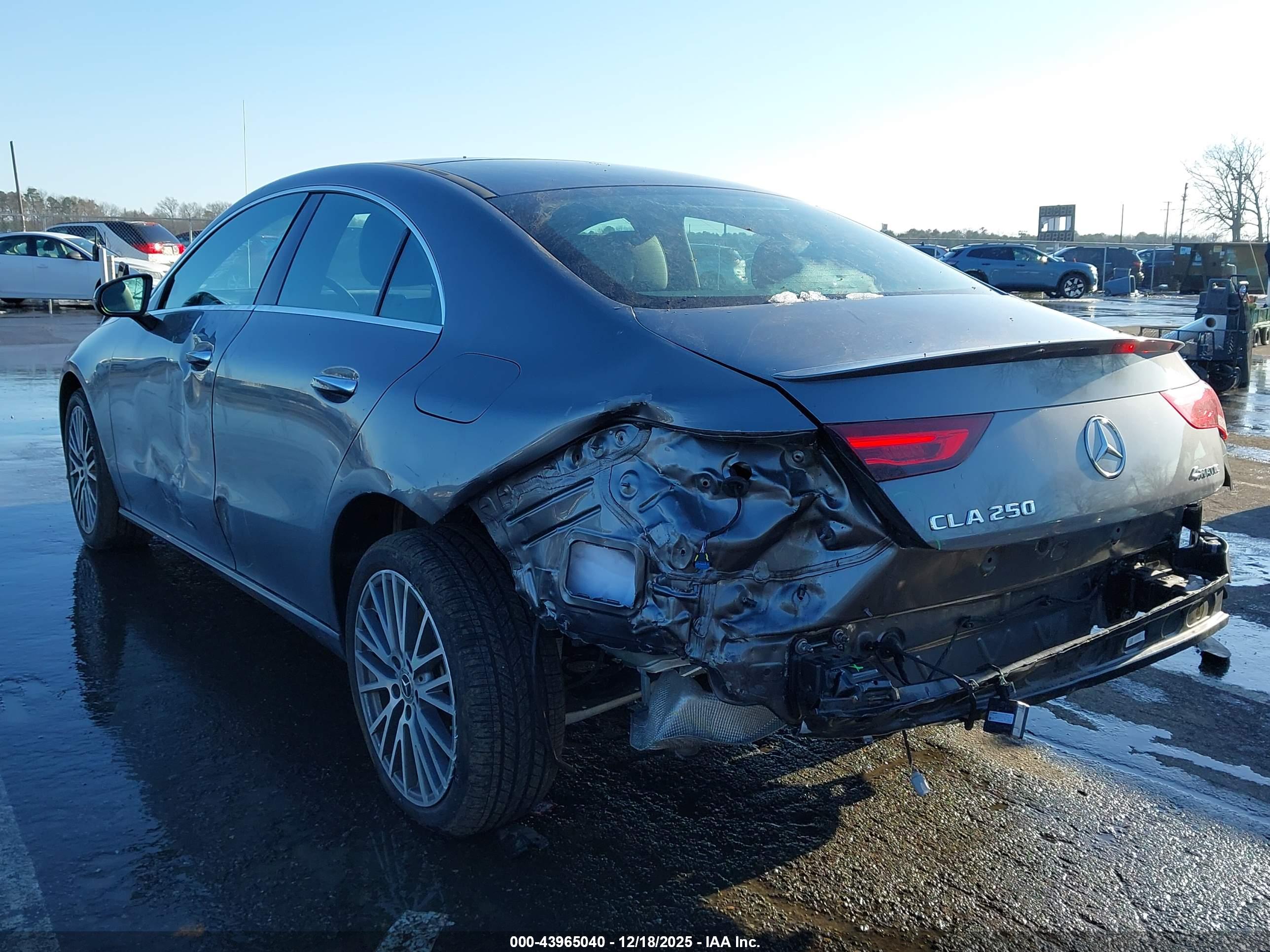 MERCEDES-BENZ CLA image 3