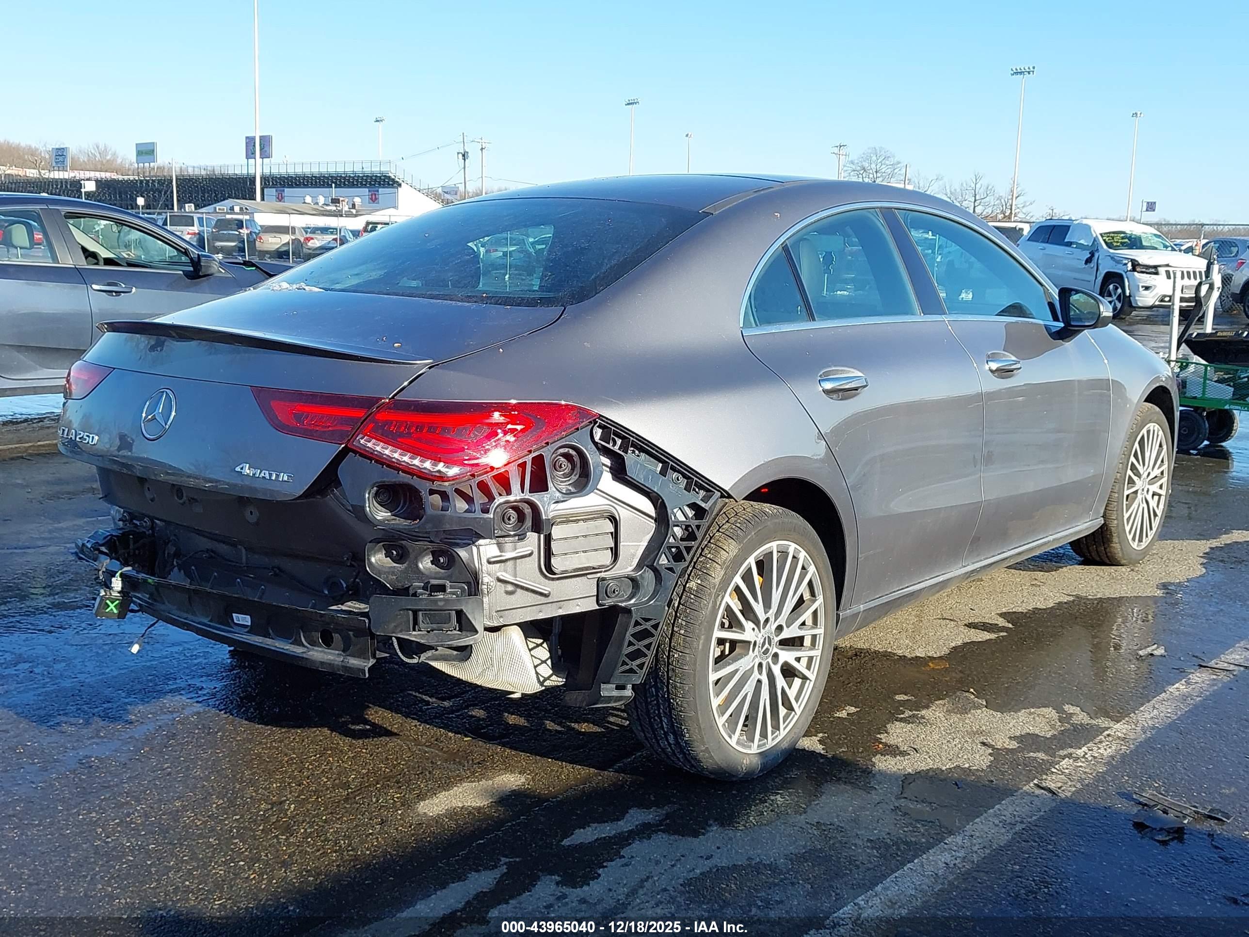 MERCEDES-BENZ CLA image 4