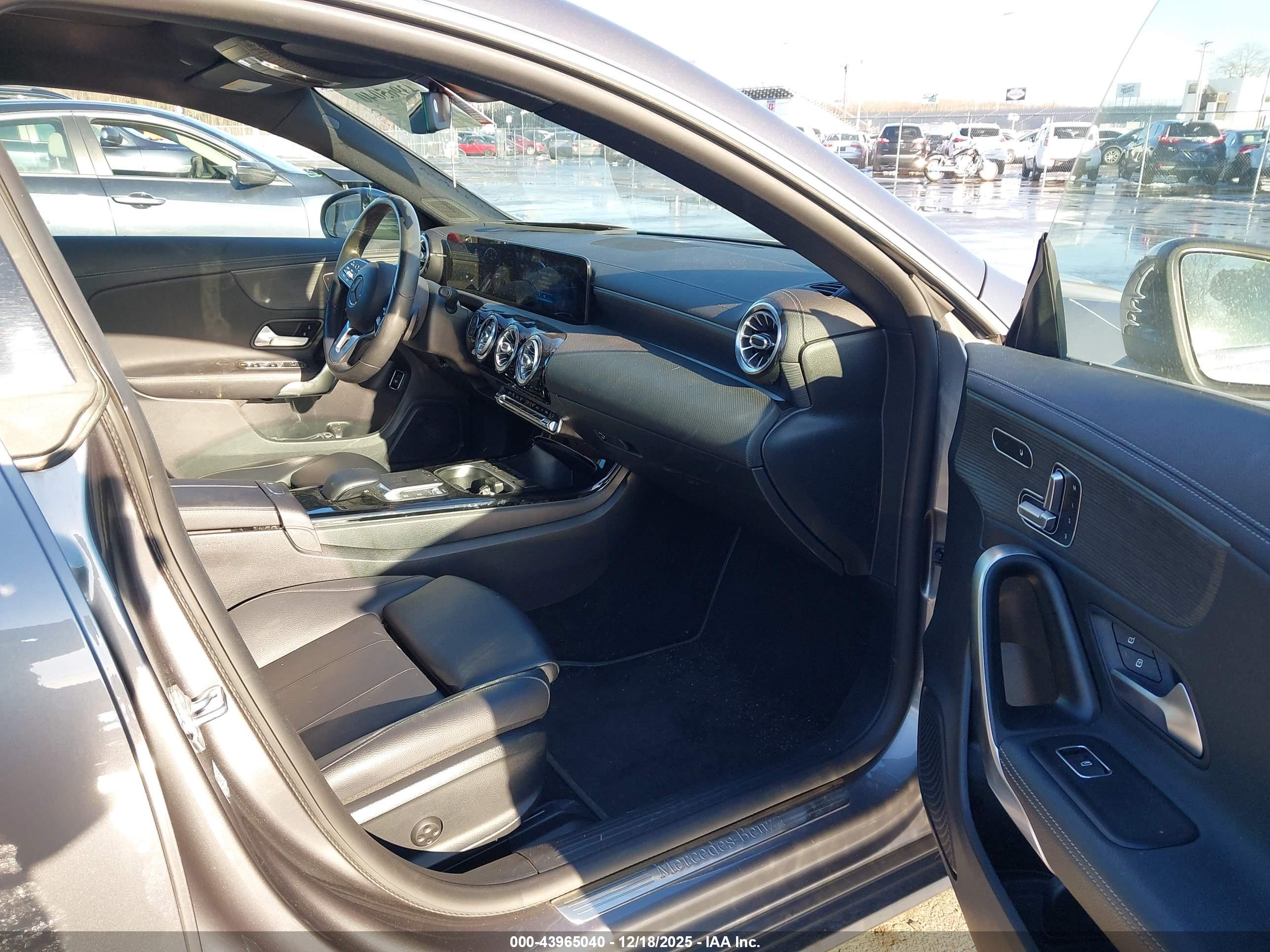 MERCEDES-BENZ CLA image 5