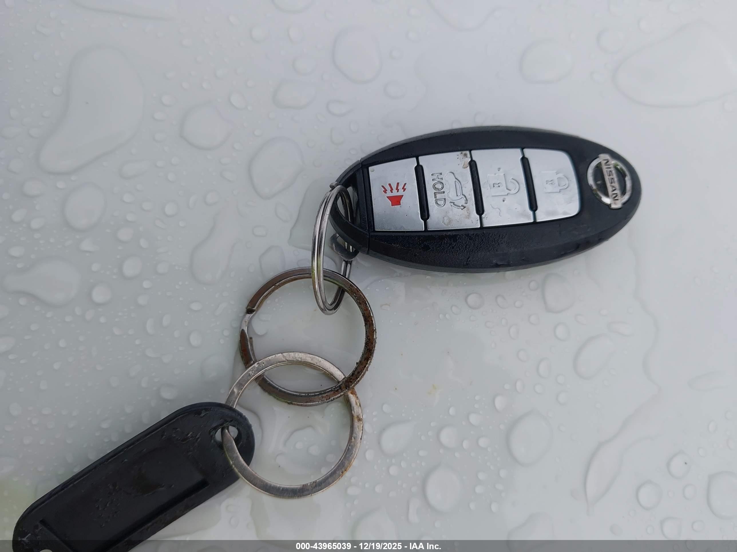 NISSAN ROGUE image 11