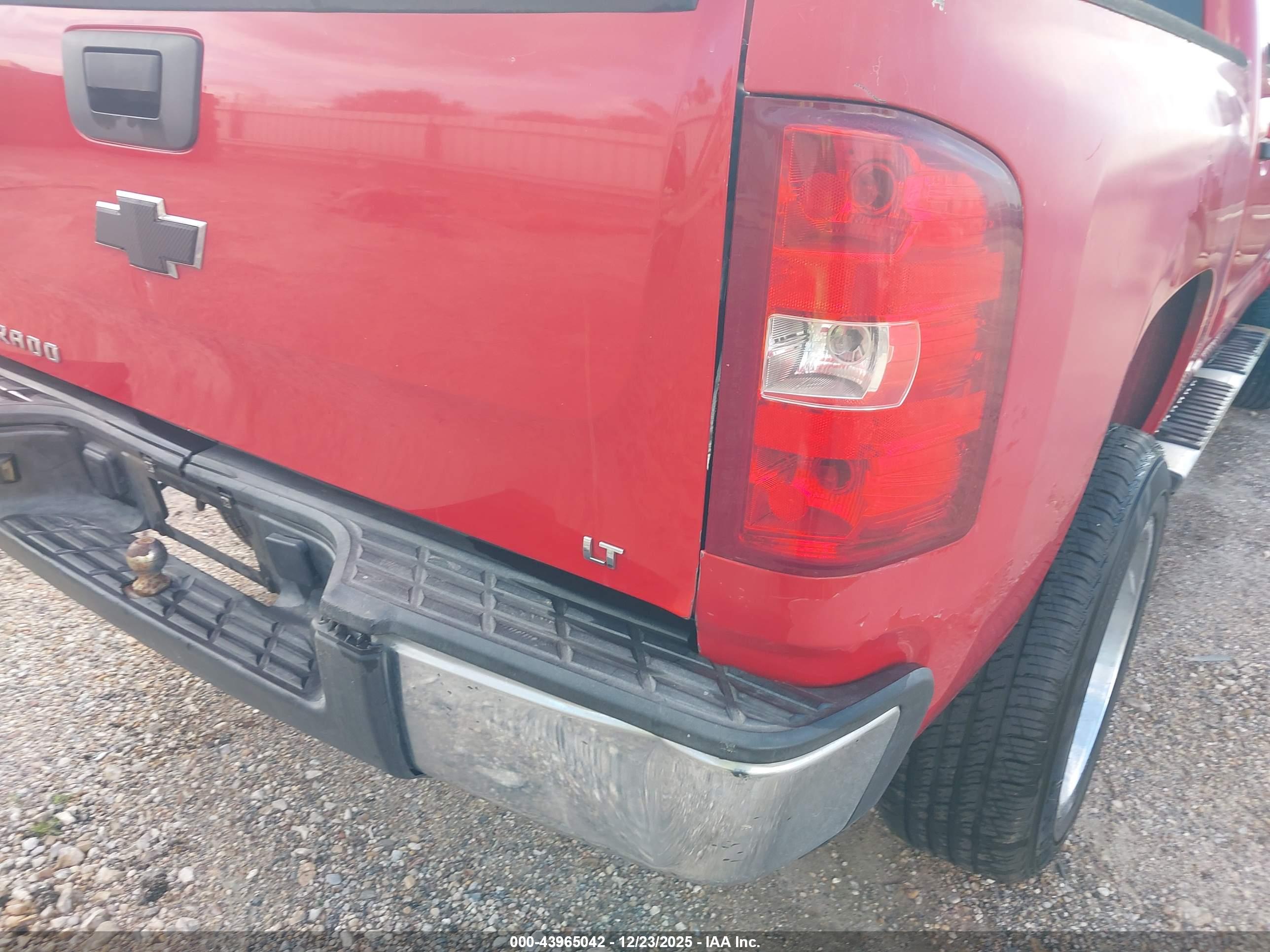 CHEVROLET SILVERADO image 6