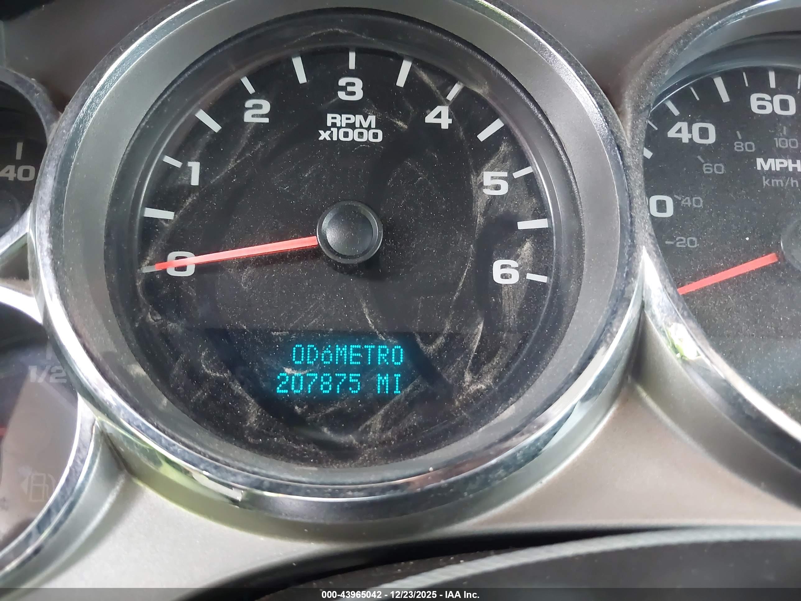 CHEVROLET SILVERADO image 7
