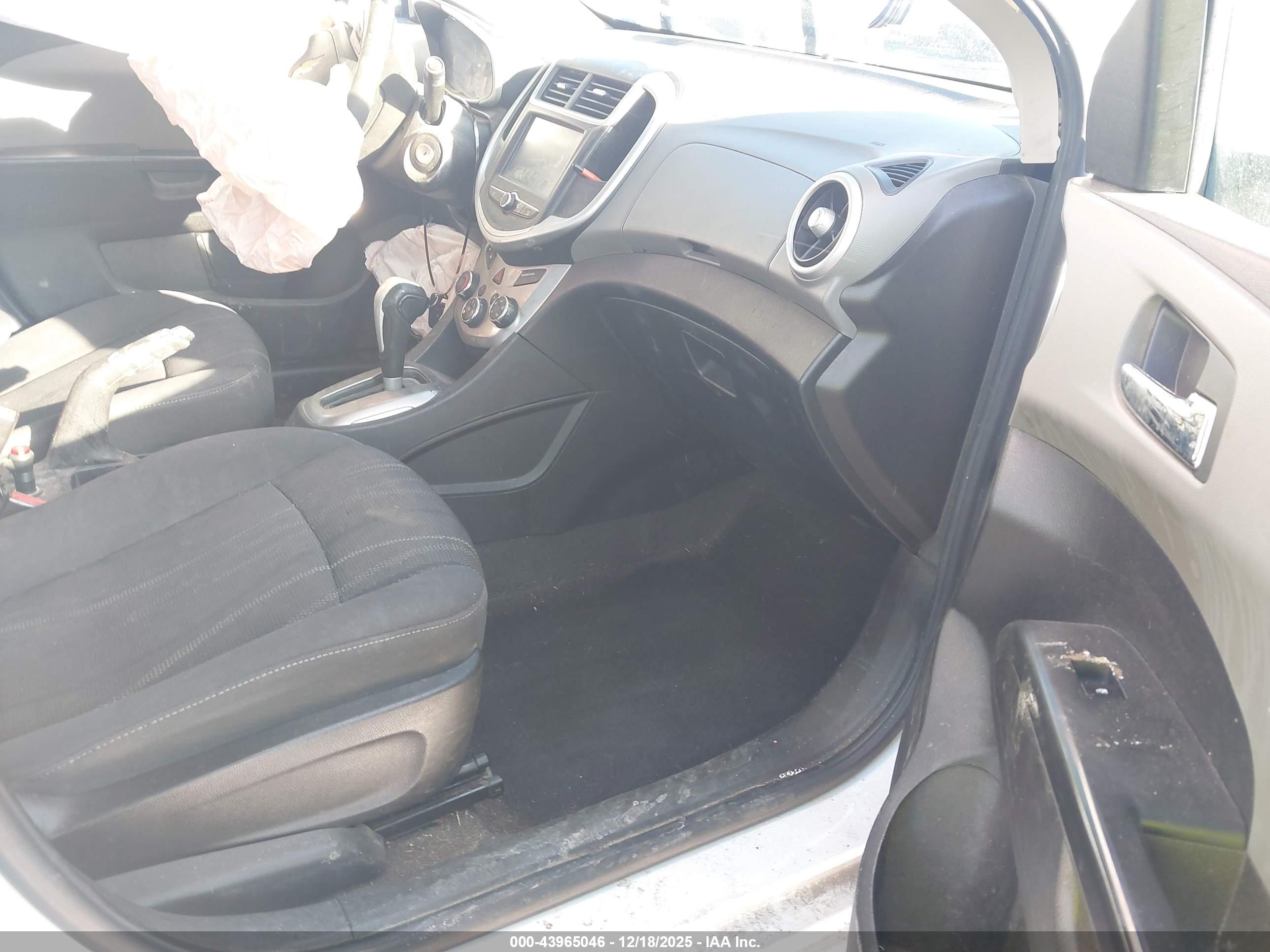 CHEVROLET SONIC image 5