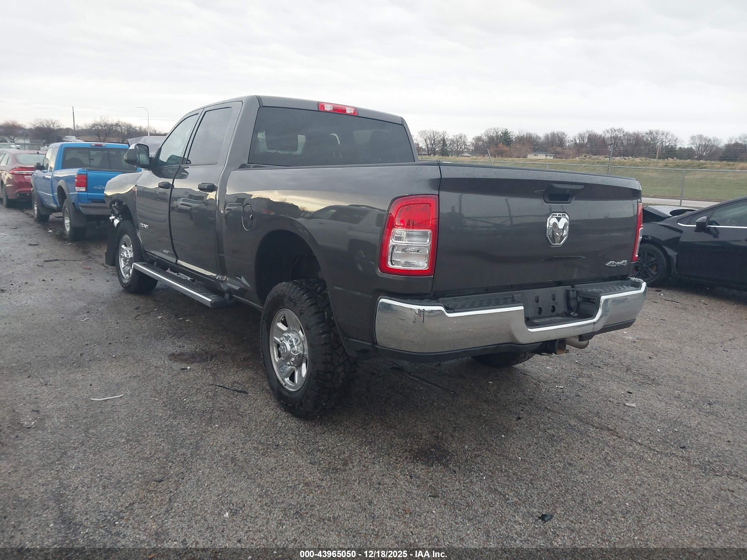 RAM 2500 image 3