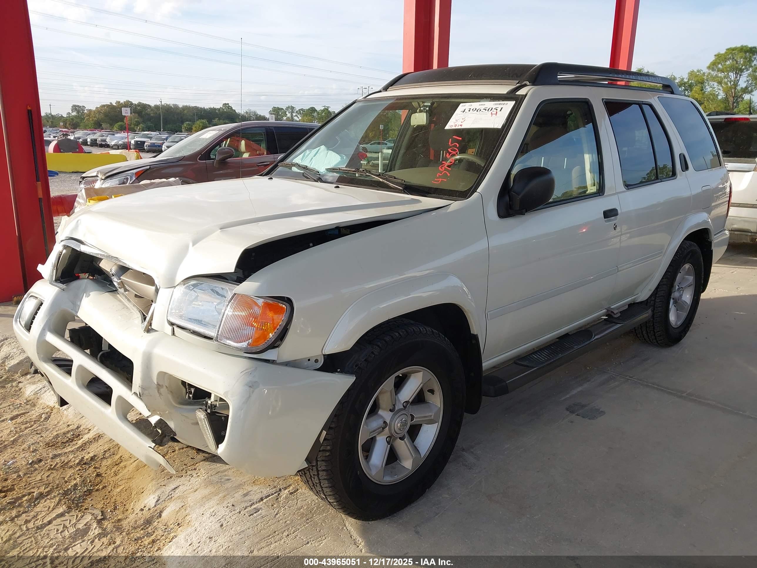 NISSAN PATHFINDER image 2