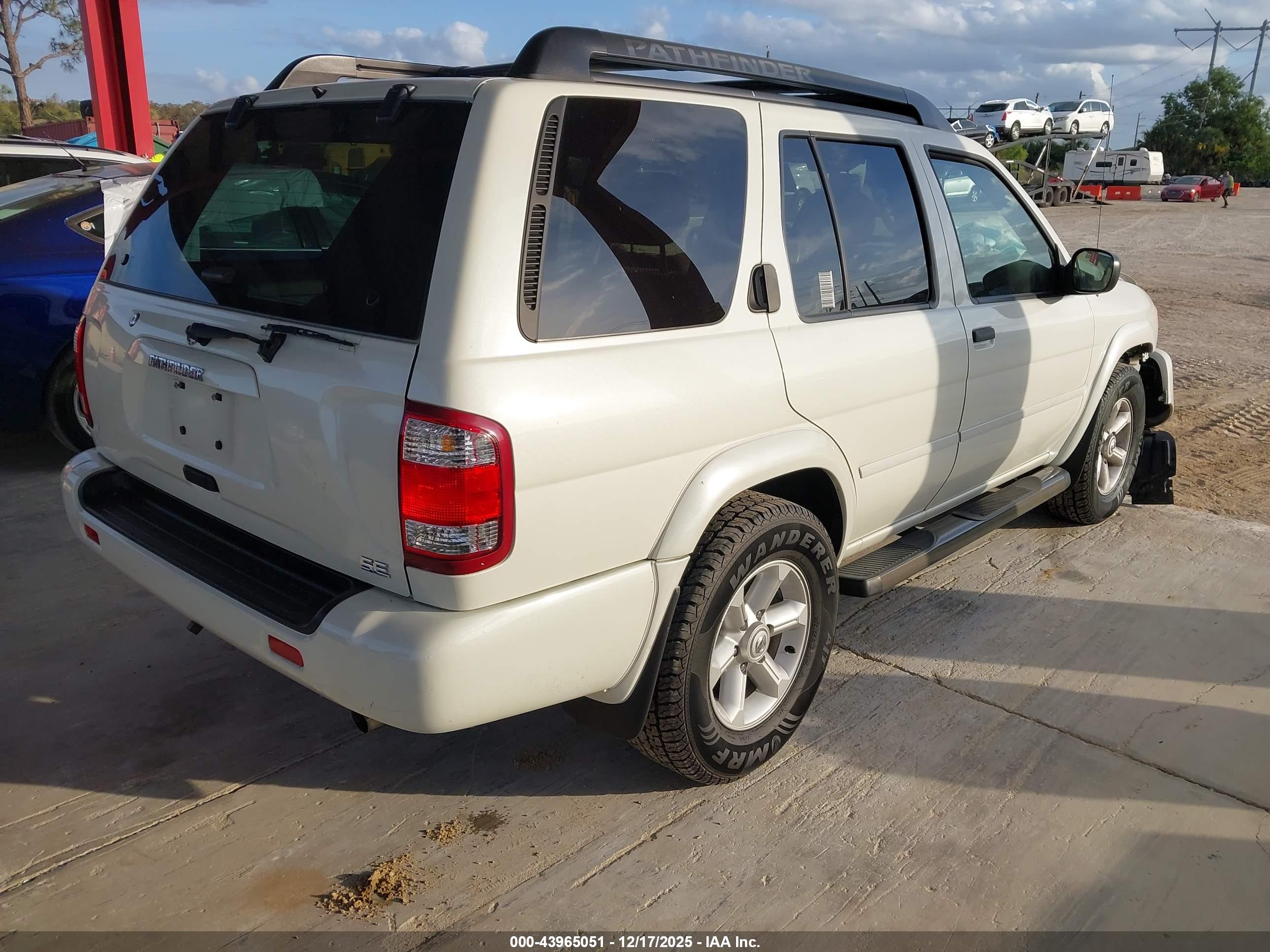 NISSAN PATHFINDER image 4