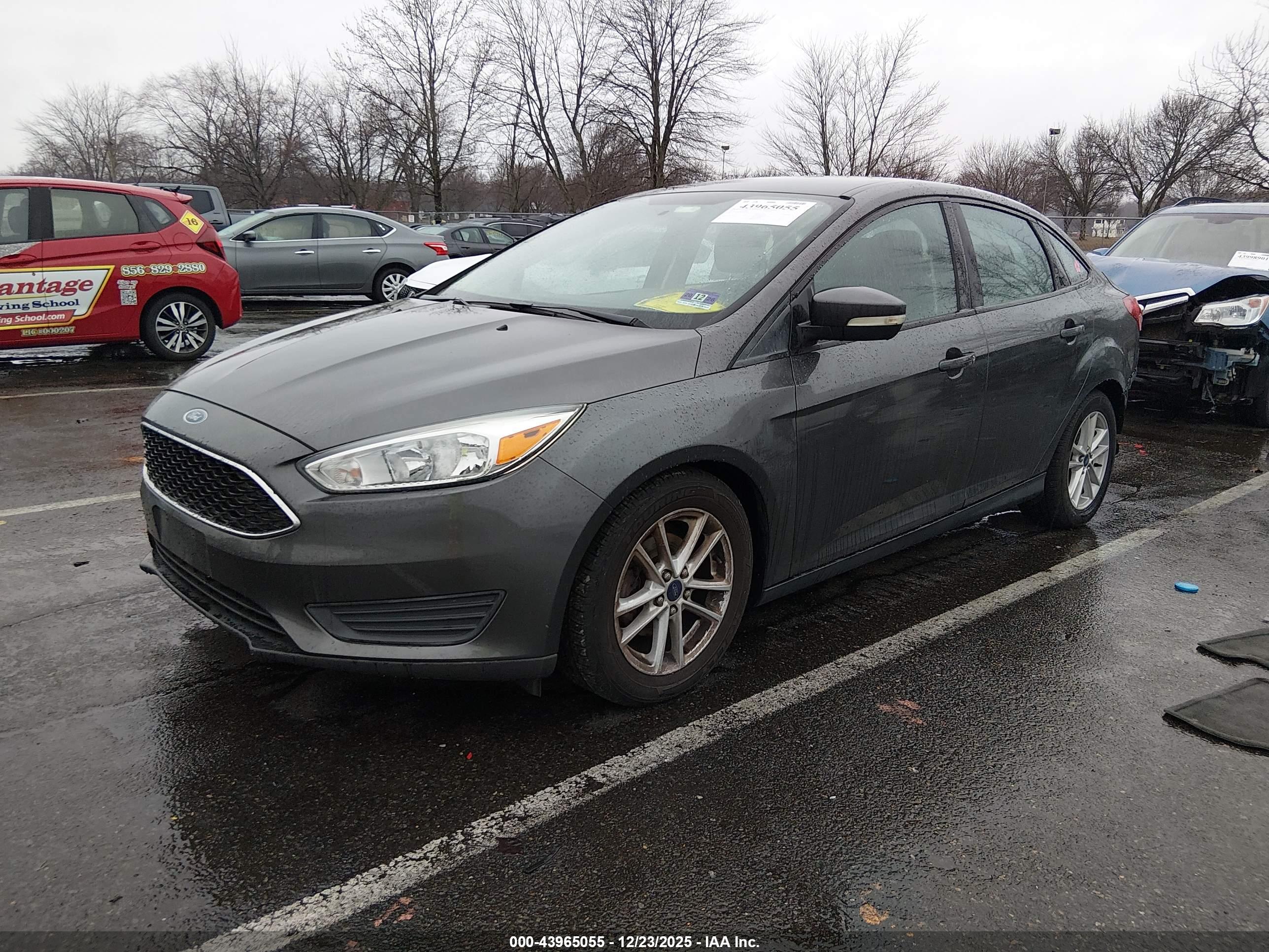 FORD FOCUS image 2