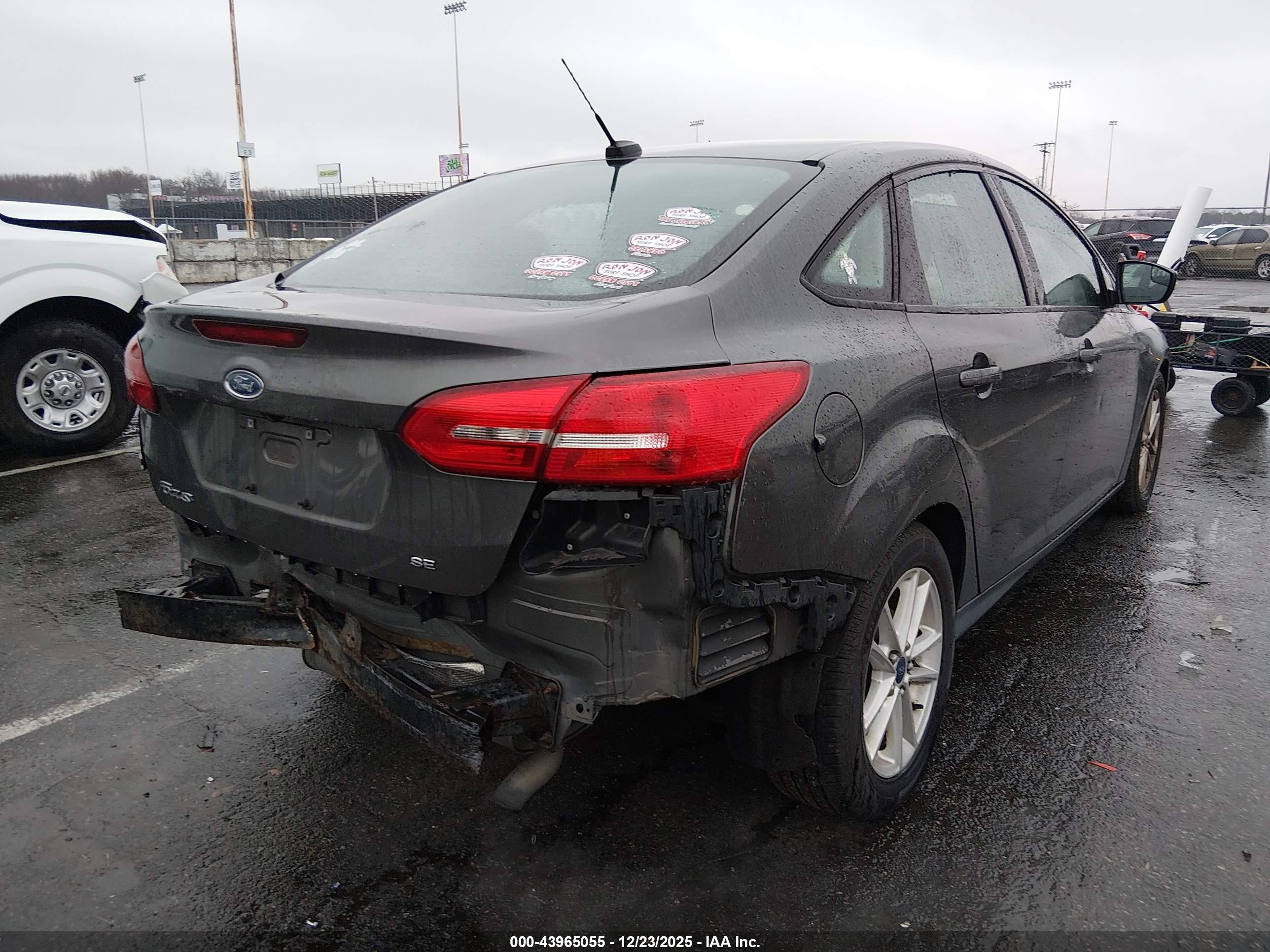 FORD FOCUS image 4