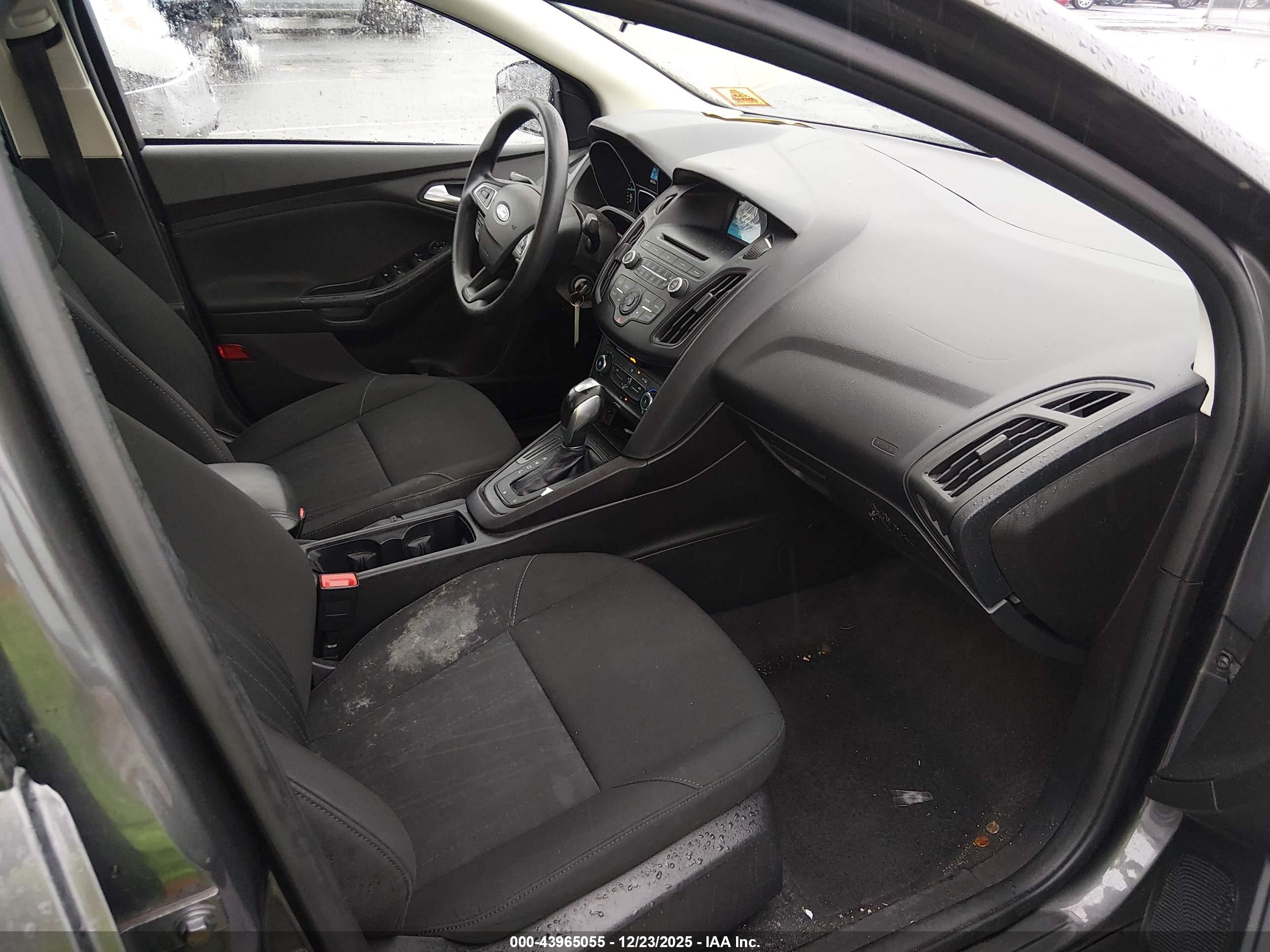 FORD FOCUS image 5