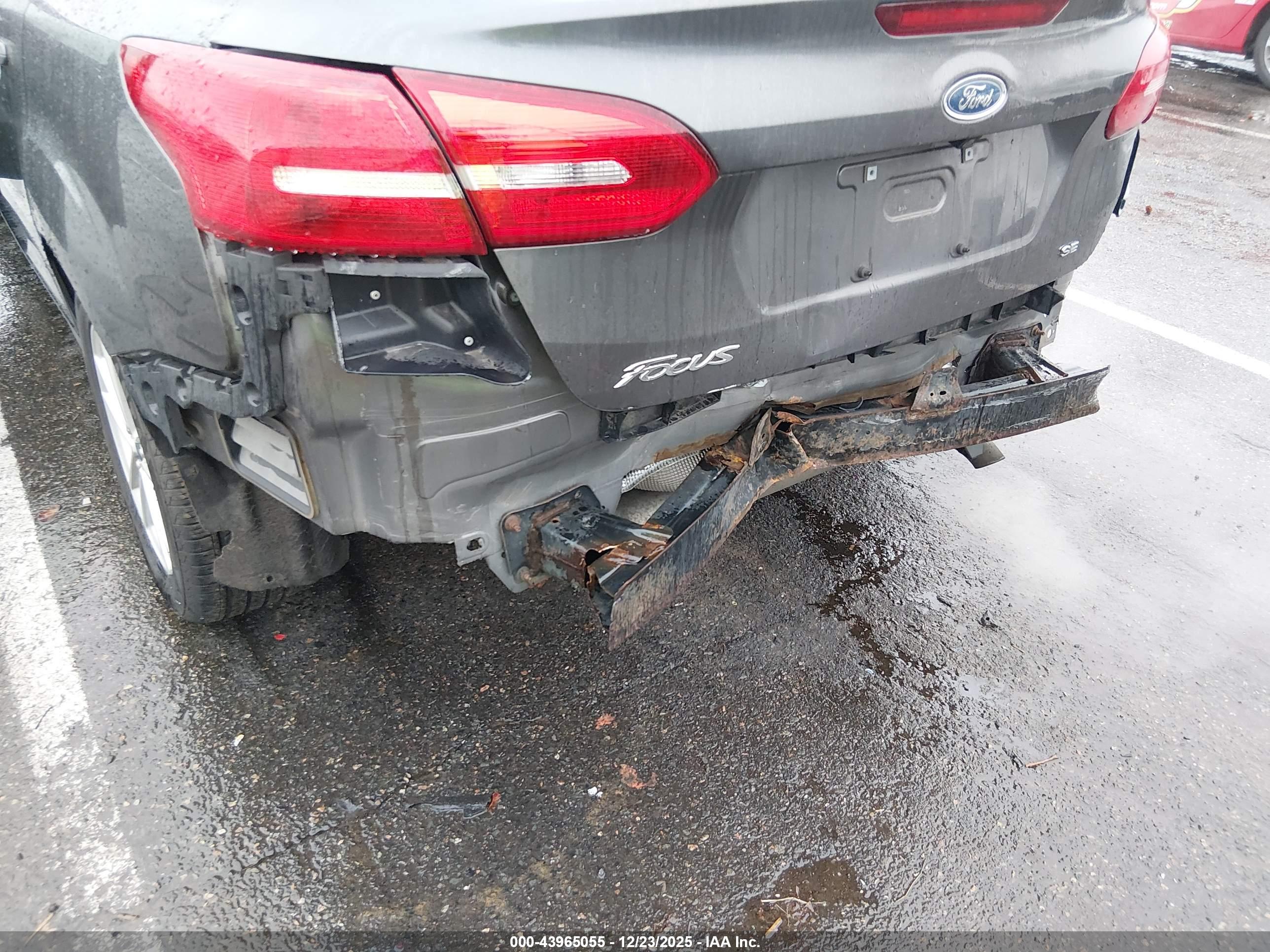 FORD FOCUS image 6