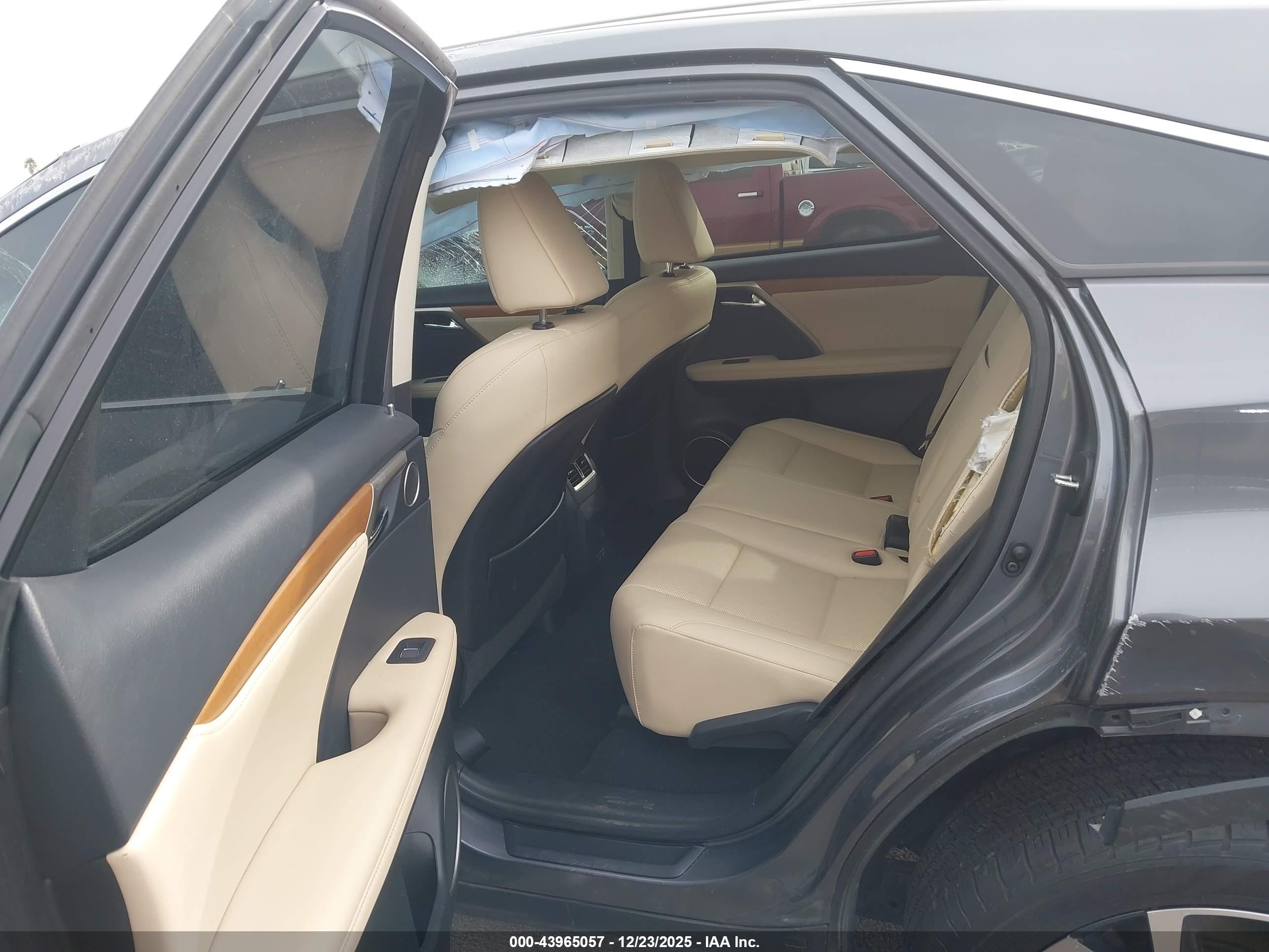 LEXUS RX image 8