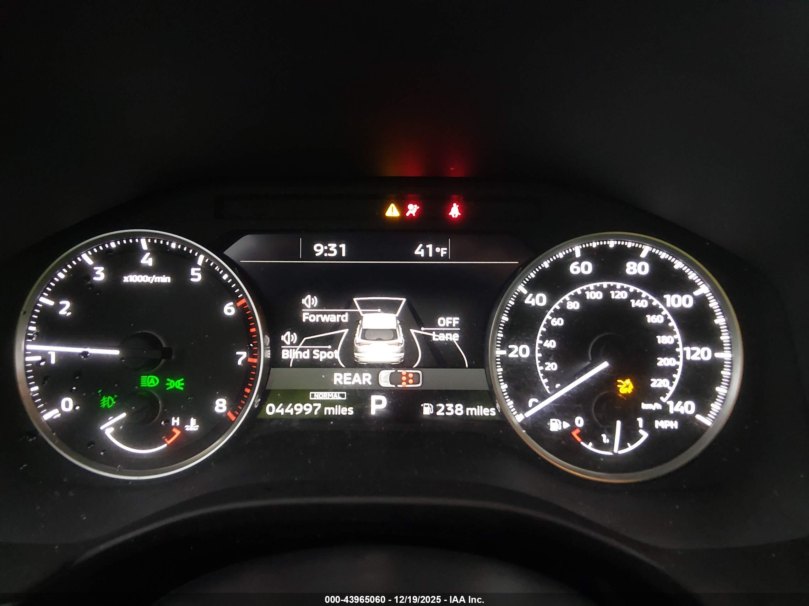 MITSUBISHI OUTLANDER image 7