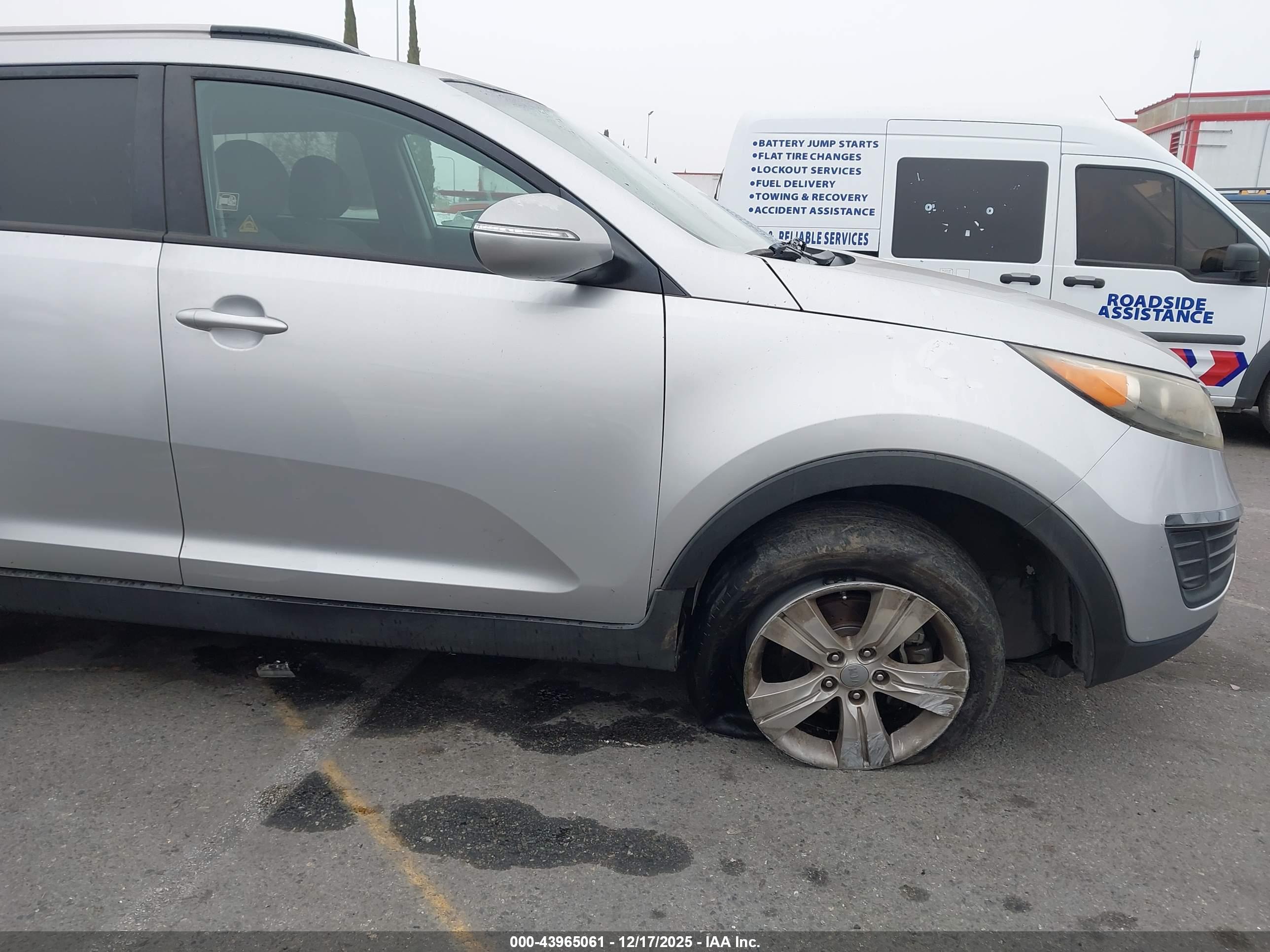 KIA SPORTAGE image 6