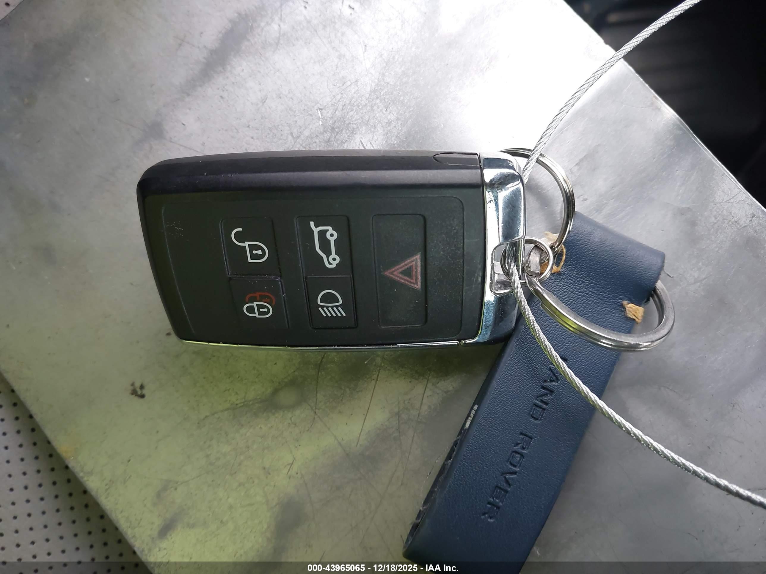 LAND ROVER image 11