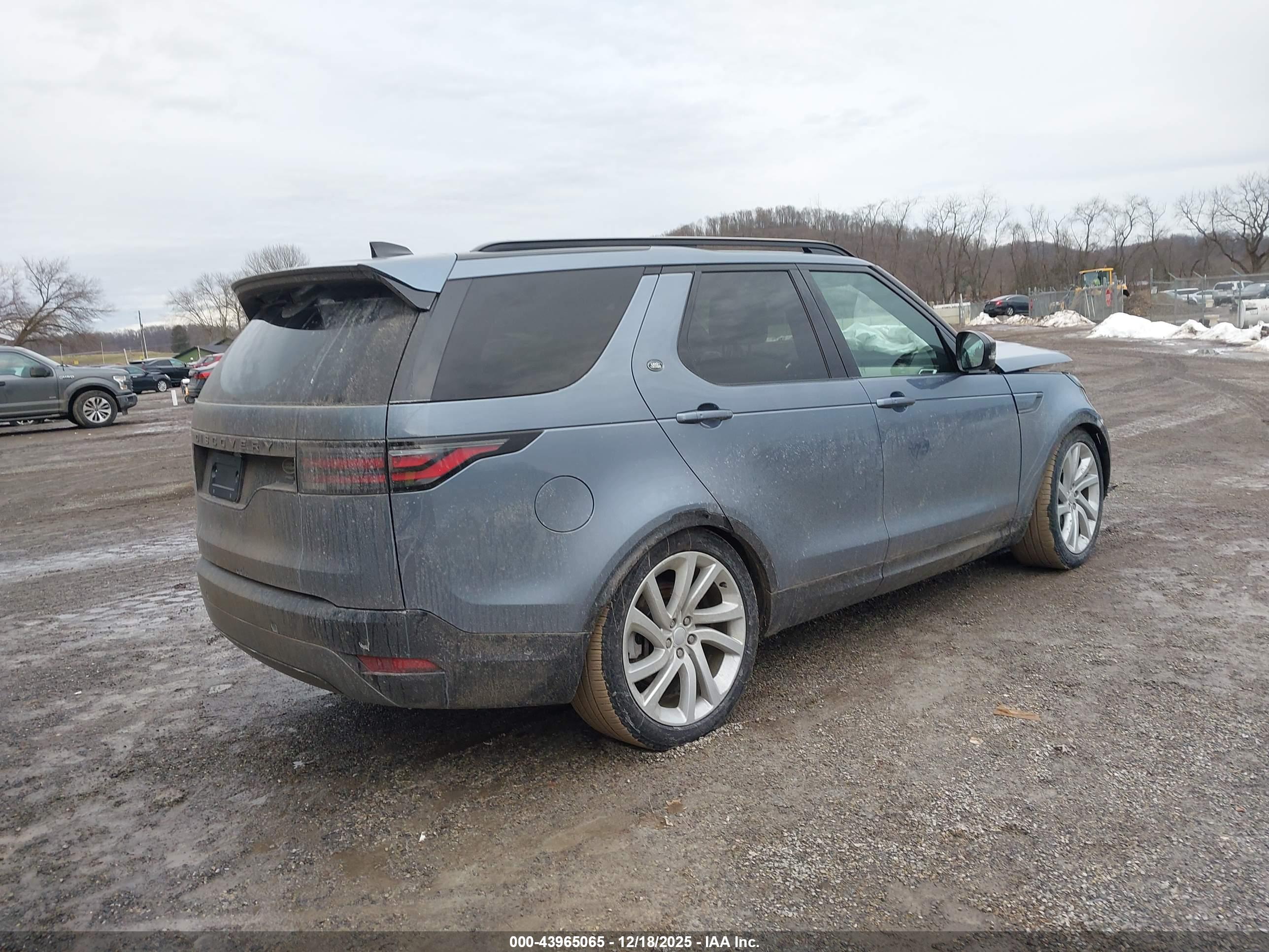 LAND ROVER image 4